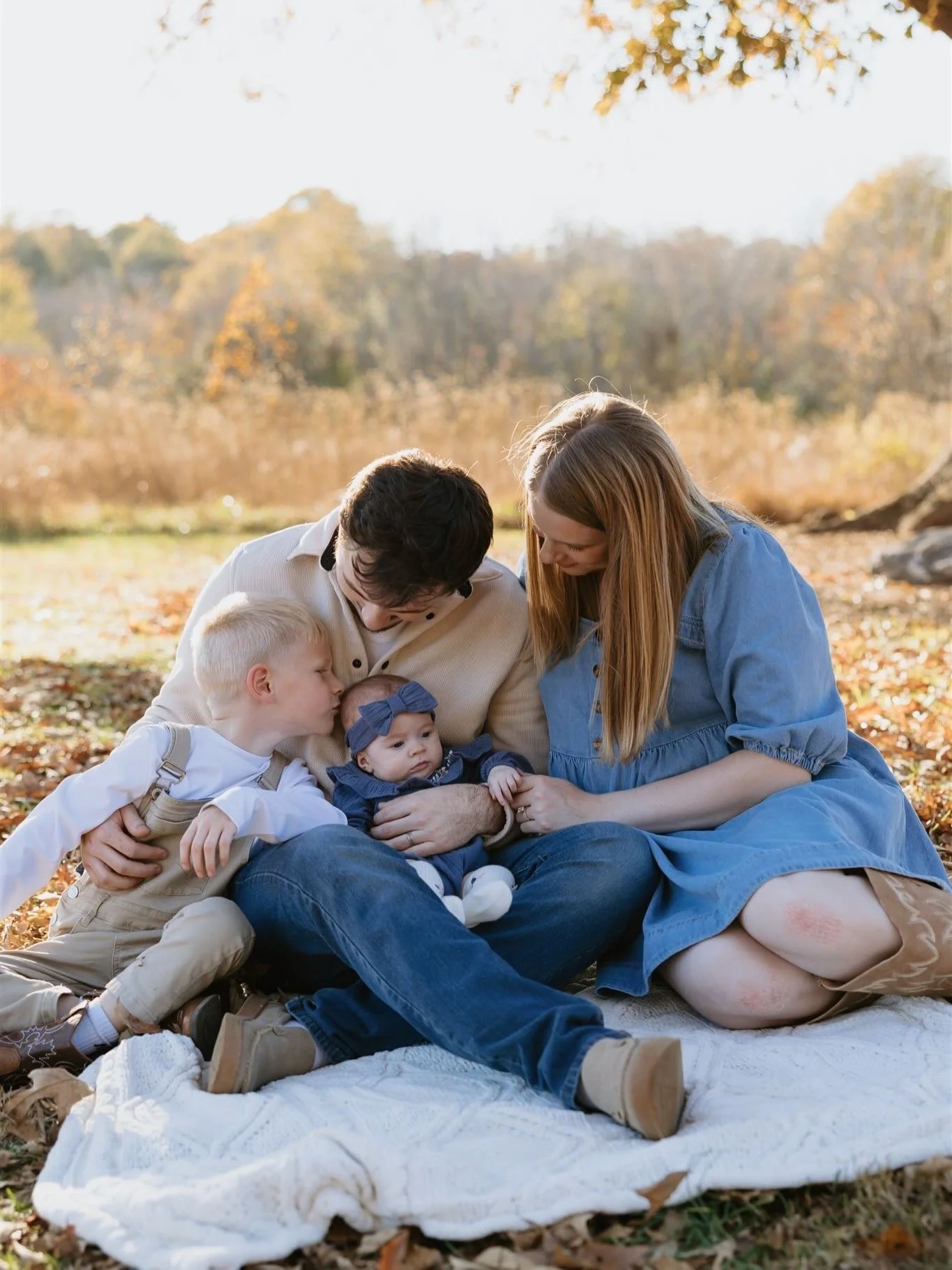 Fall Minis day 2 🤎🍂 thank you again to everyone who booked these this year. It was such a joy to see everyone and photograph these sweet families!
