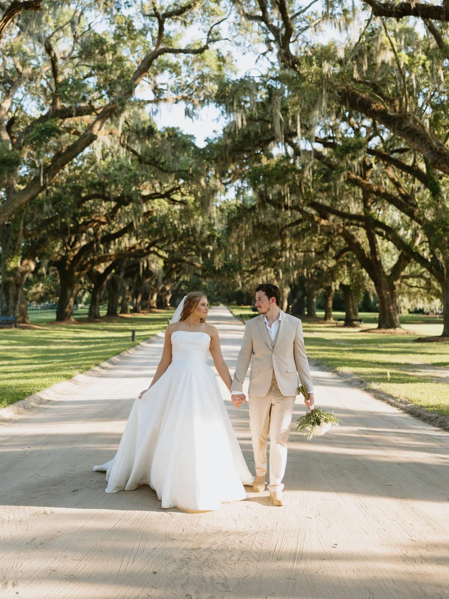 Reminiscing on this beautiful wedding day last June at Boone Hall 🤍 looking forward to shooting in Chs again this summer!