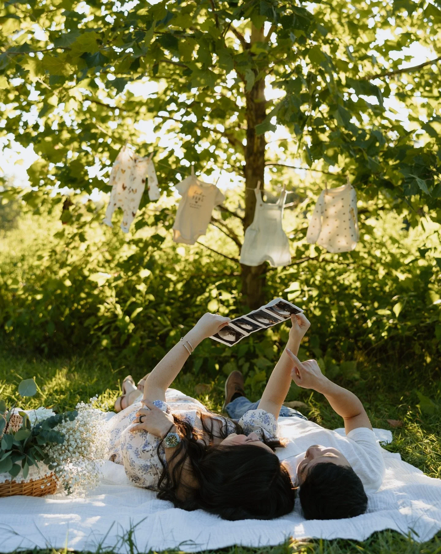 McKinley &amp; Su&rsquo;s pregnancy announcement session! It&rsquo;s been so fun getting to capture so many special moments for these two throughout their relationship🤍