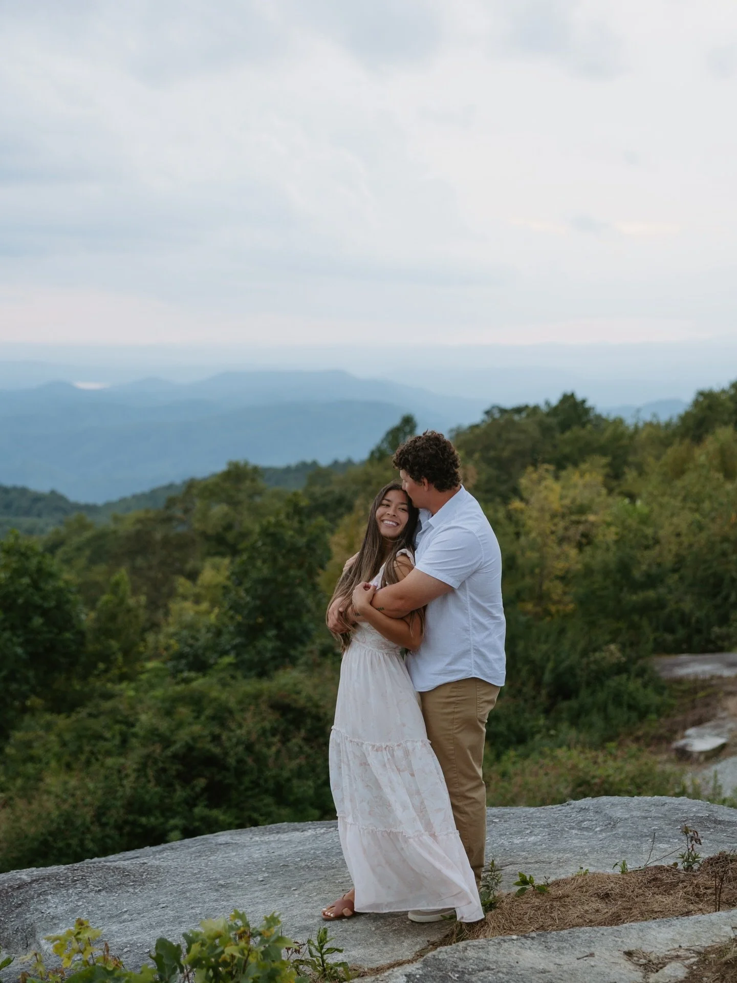 Amy &amp; Joe&rsquo;s mountaintop engagement session 🤍
