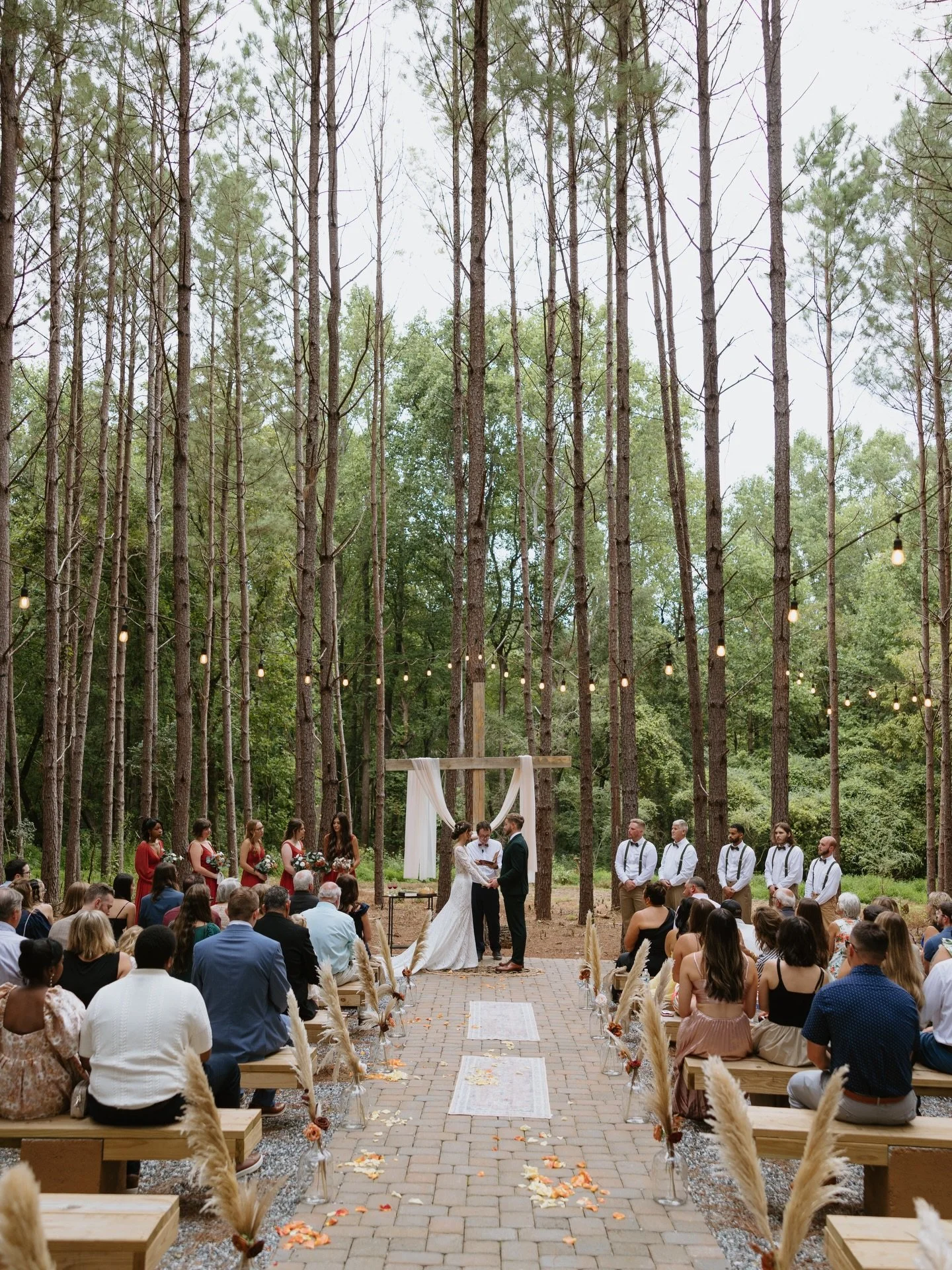 A few favorites from Dana &amp; Wilson&rsquo;s wedding day 🤍 these two are one of the smiliest, most joyful couples I have ever photographed! Their love truly shines through in these photos ☺️