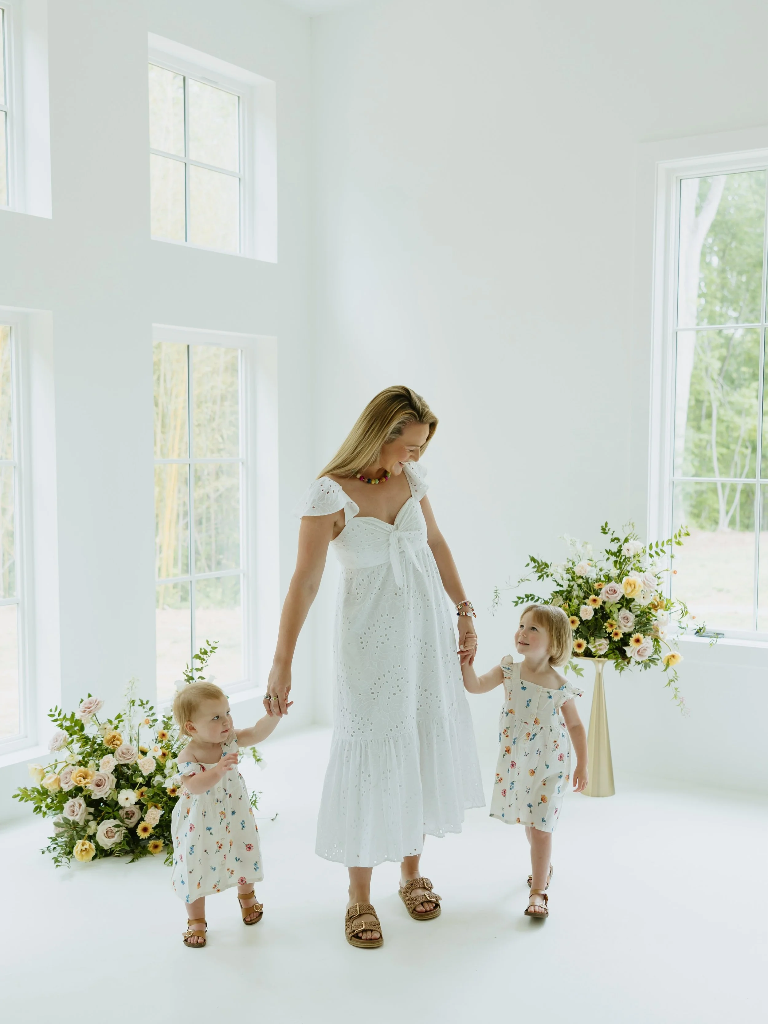 My first ever mommy &amp; me minis were absolutely perfect! Happy Mother&rsquo;s Day (a day early) to these moms + any others reading this 🤍 you are such a blessing from the Lord to your families!

Photo: @baileyelise.photo 
Florals: @meadowsflorals