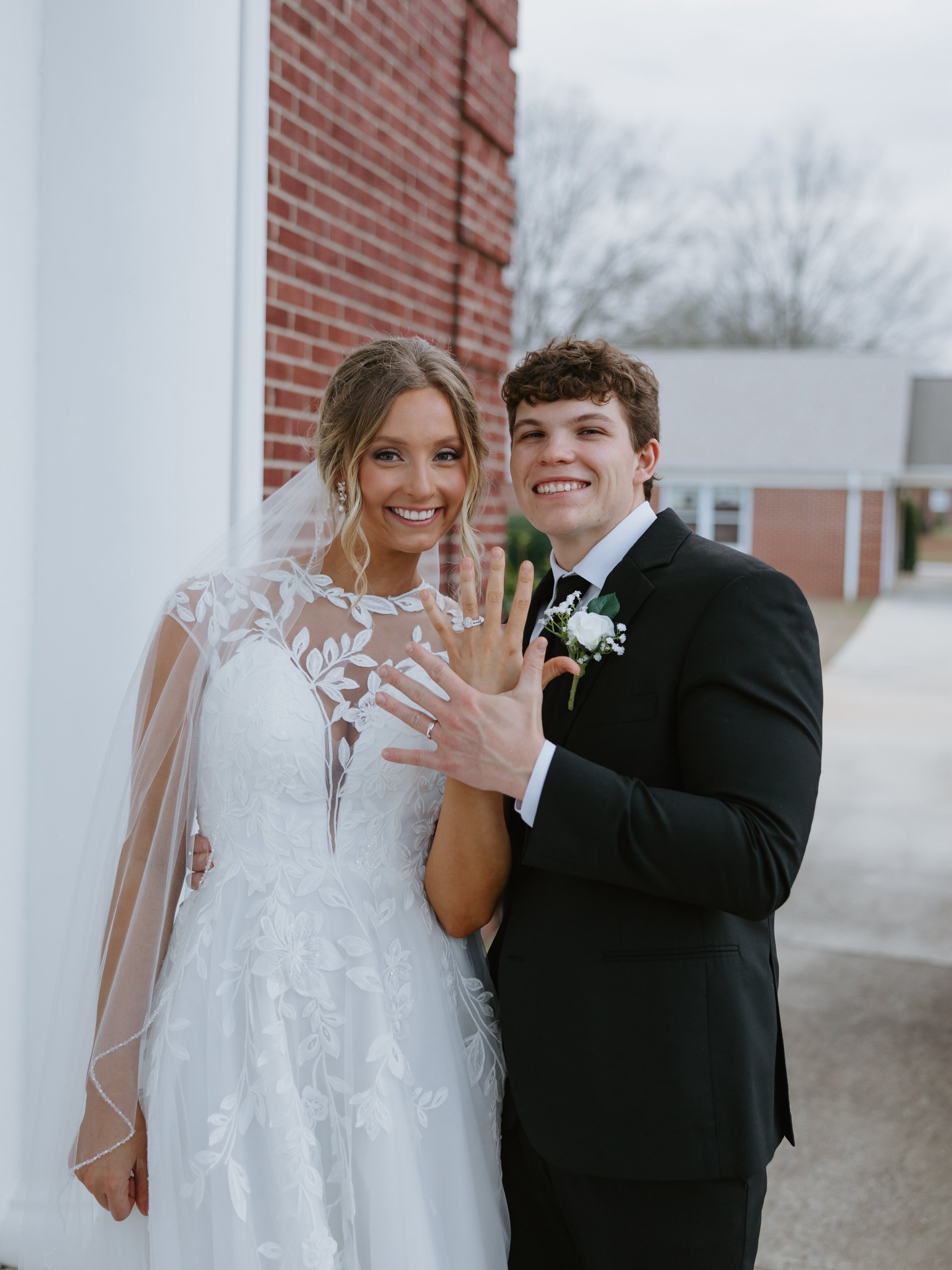 A few highlights from Katie &amp; Riley&rsquo;s winter wedding day back in January 🤍

.
. 
.
.
.
.
#greenvilleweddingphotographer #greenvillephotographer #greenvillesc #scphotographer #greenvillewedding