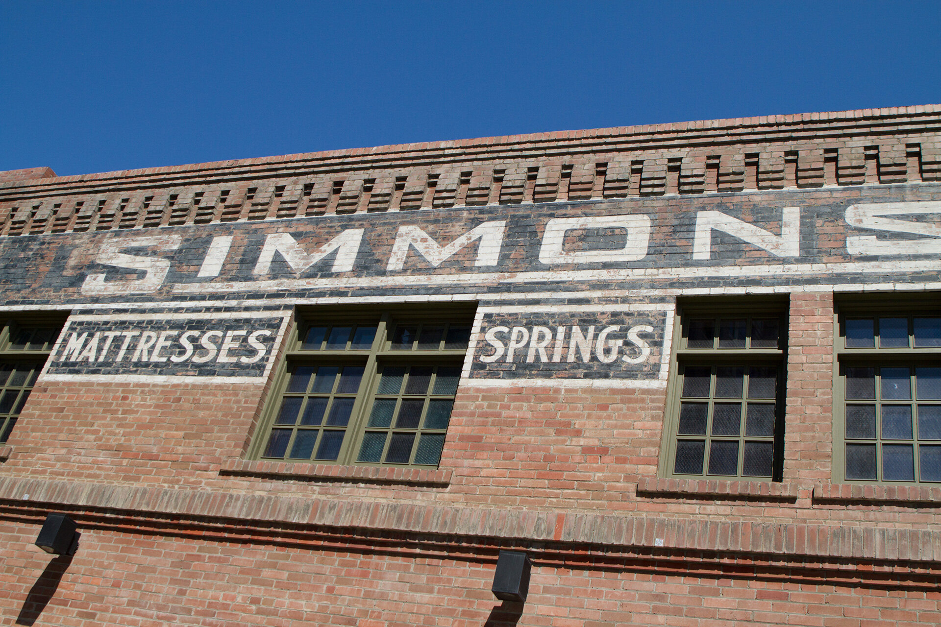 simmons-1.jpg