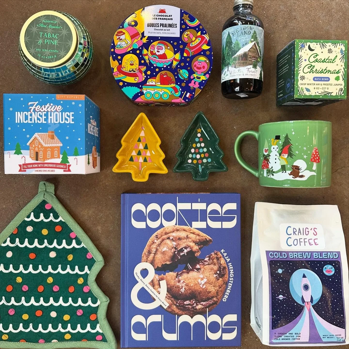 Holiday gift ideas that are still available in the shop 🍪🎄🪩🎁

Open &lsquo;til 8 tonight ✨

#nestdetroit #holiday #gifts #shopsmall