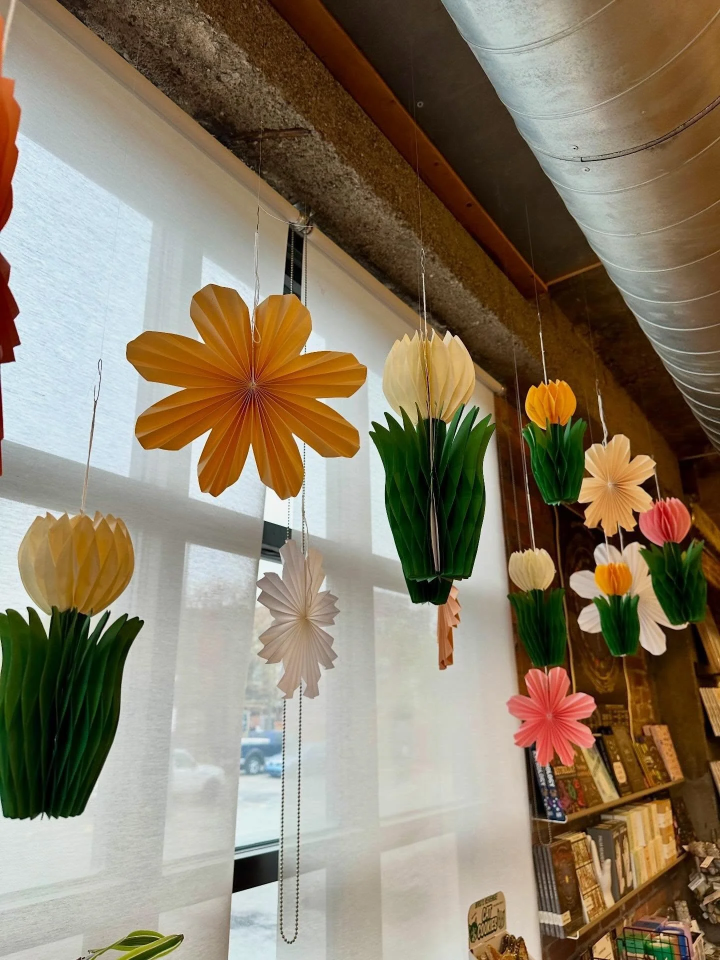 Spring vibes in the shop 🦋🌷🌼

Open &rsquo;til 7 today - see you soon!

#nestdetroit #candles #homegoods #gifts #spring