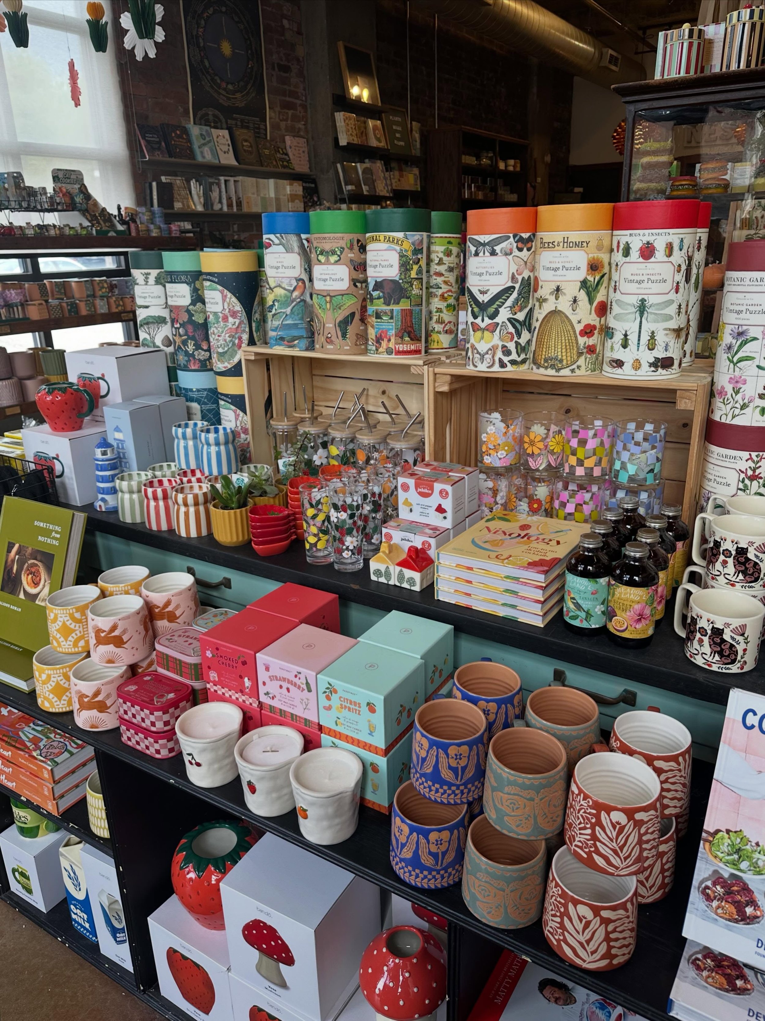 The shop is looking so cute this morning 😍

Come say hi - we&rsquo;re here until 7 today!

#nestdetroit #homegoods #candles #puzzles #gifts