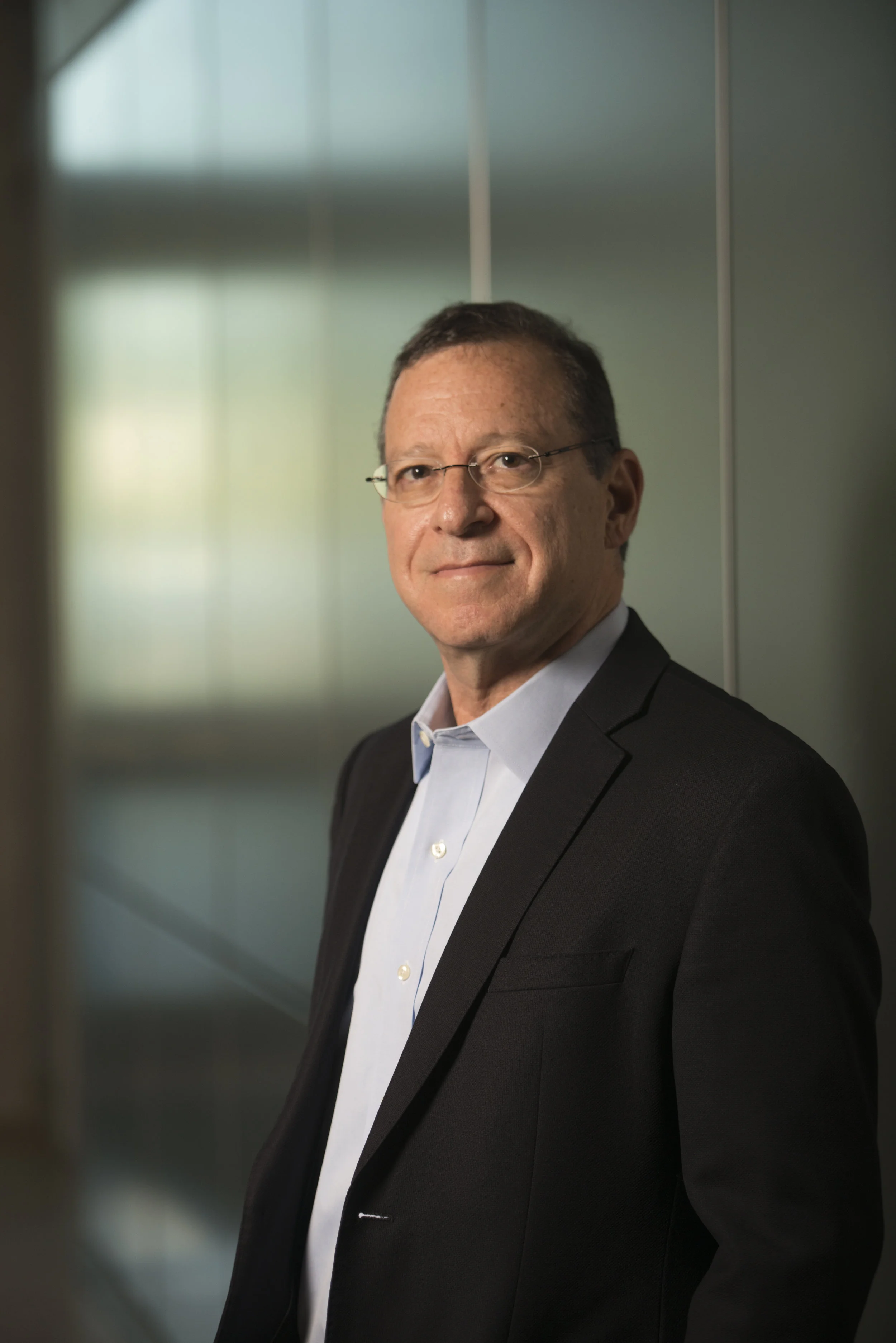 Dr. Harris Lewin Distinguished Professor of Evolution and Ecology, University of California, Davis Distinguished Professor of Population Health and Reproduction, University of California, Davis Robert and Rosabel Osborne Endowed Chair Earth BioGenome Project Chairperson, 2015-present Fellow, John Muir Institute of the Environment, 2017-present