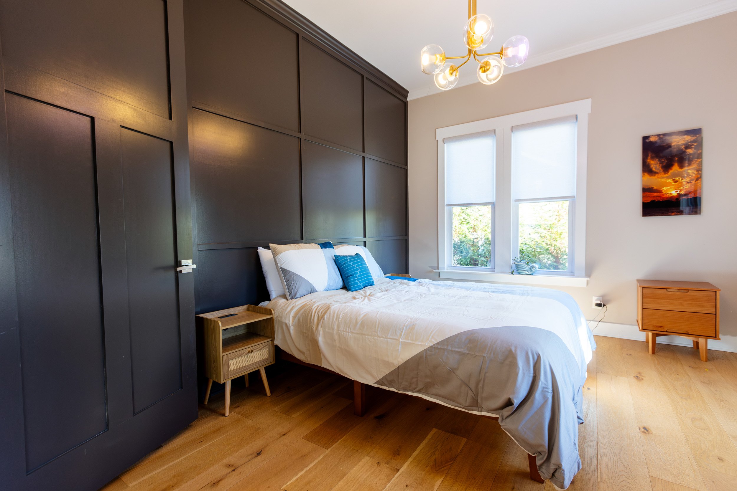 23_front bedroom.jpg