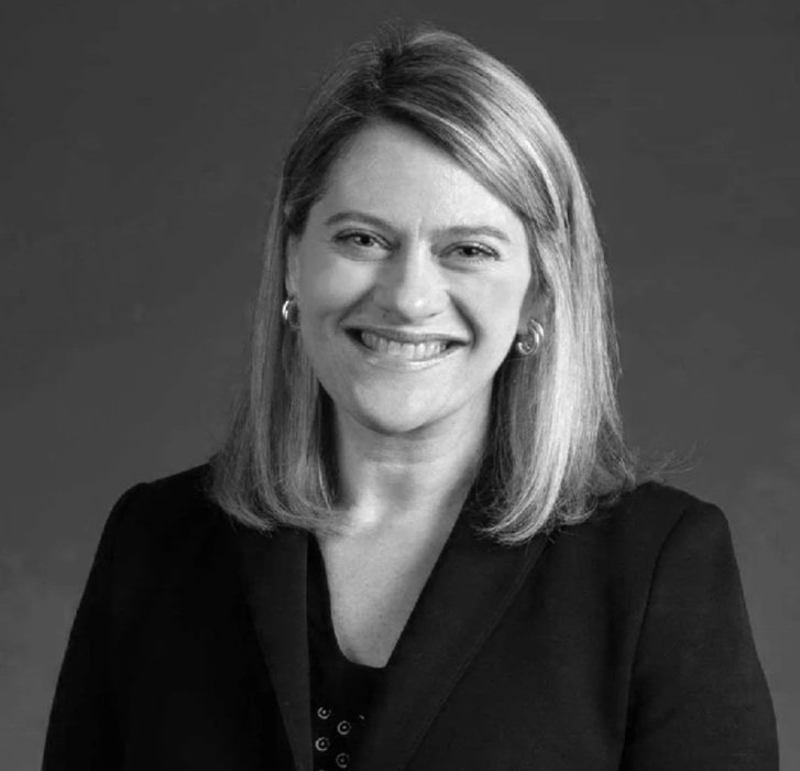 Julia London's Headshot