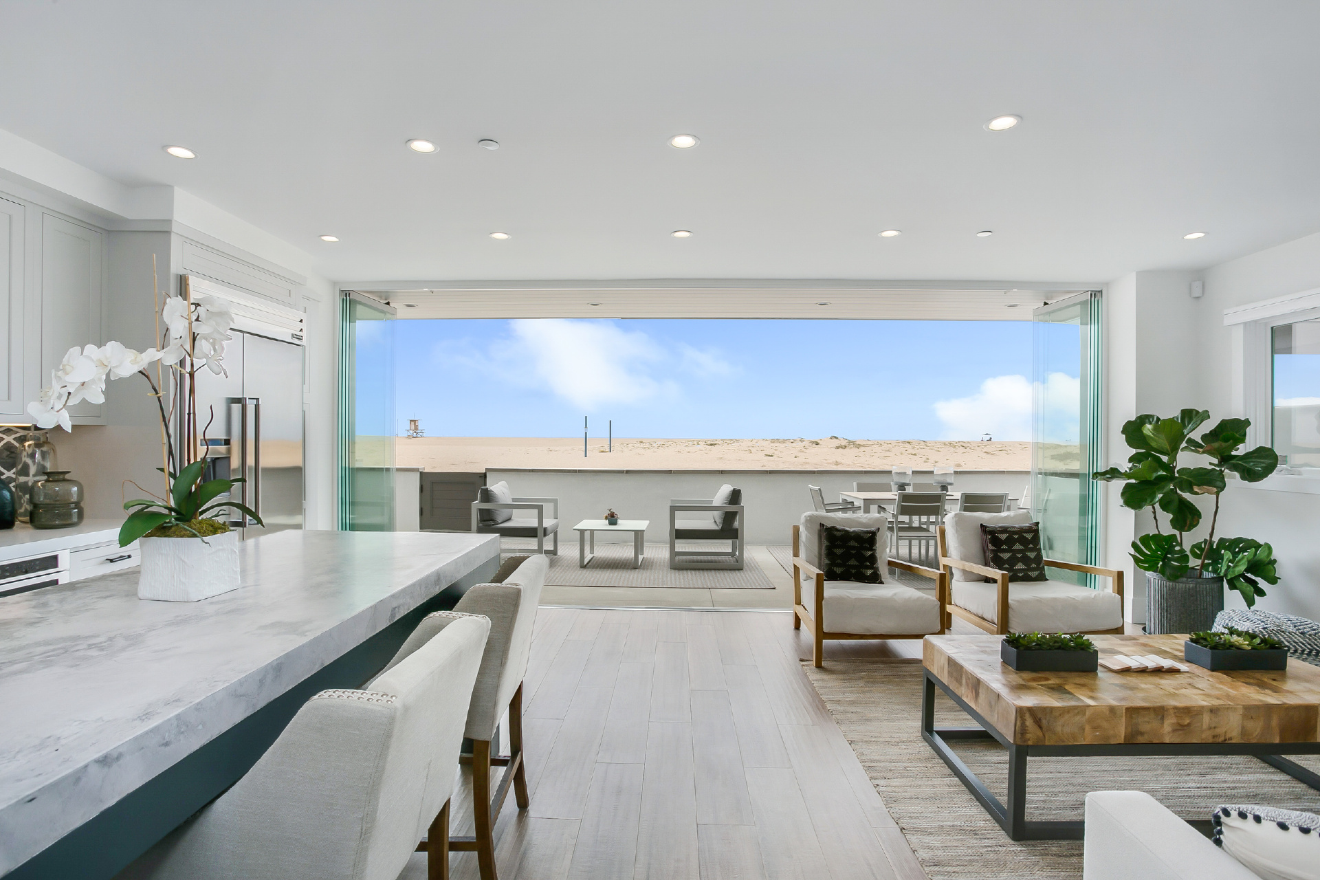 614 W OCEANFRONT