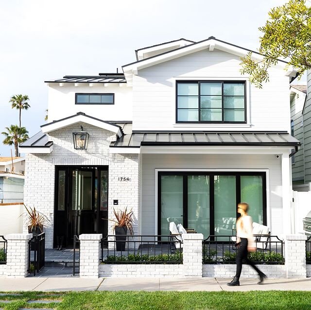 When you&rsquo;ve got all the charm, but still a little edgy! 😍 Loved working on this beautiful home in Newport Beach.
🏠 @jadonconstruction
📷 @abel.ones