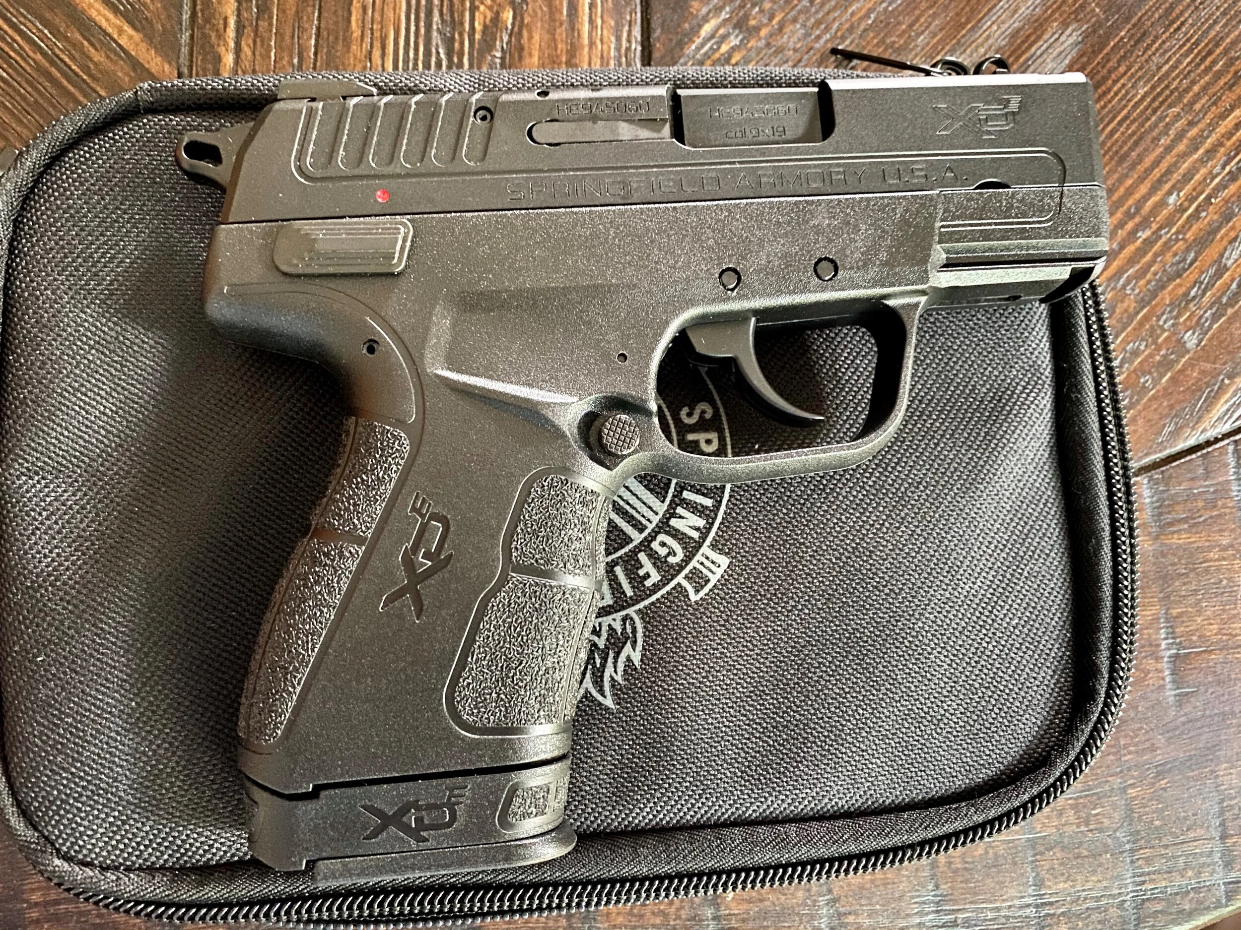 Springfield Armory XDE-3.3 9mm