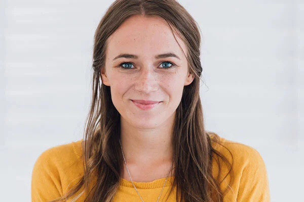 Jazz Thornton , co-founder at Voices of Hope. Winner of the Impact Award for Wellbeing 2019 // Presenting the Impact Award for Wellbeing