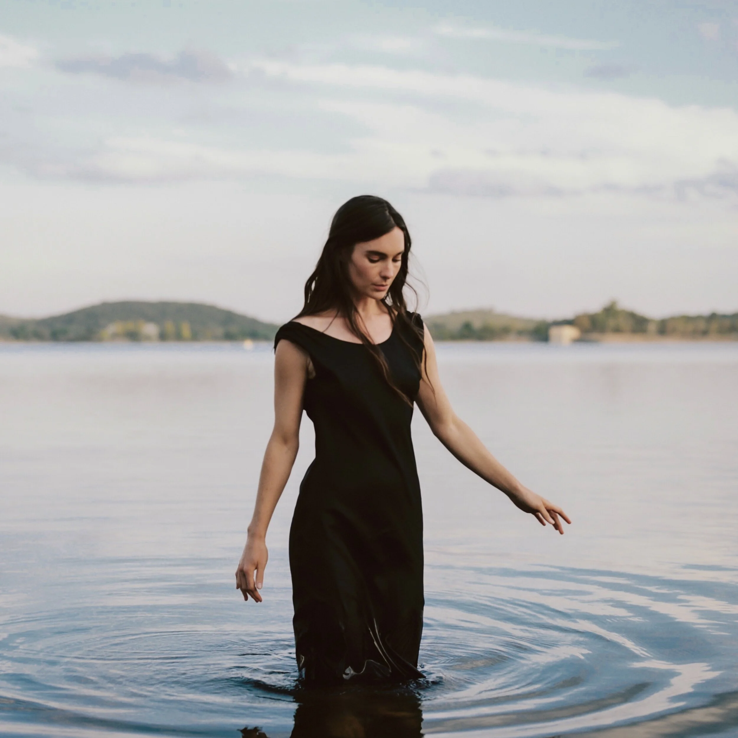 Lisa Mitchell Reveals New Enchanting Single "Zombie"