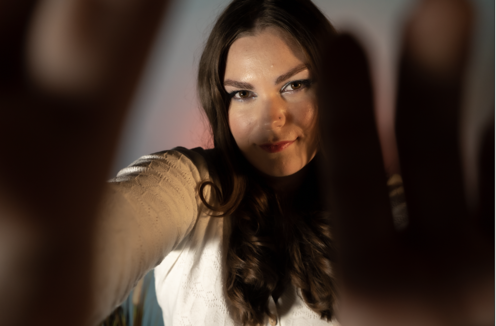 Meali Grace's 'Upstream': A Poignant Debut Single Weaving Raw Emotion and Melodic Depth