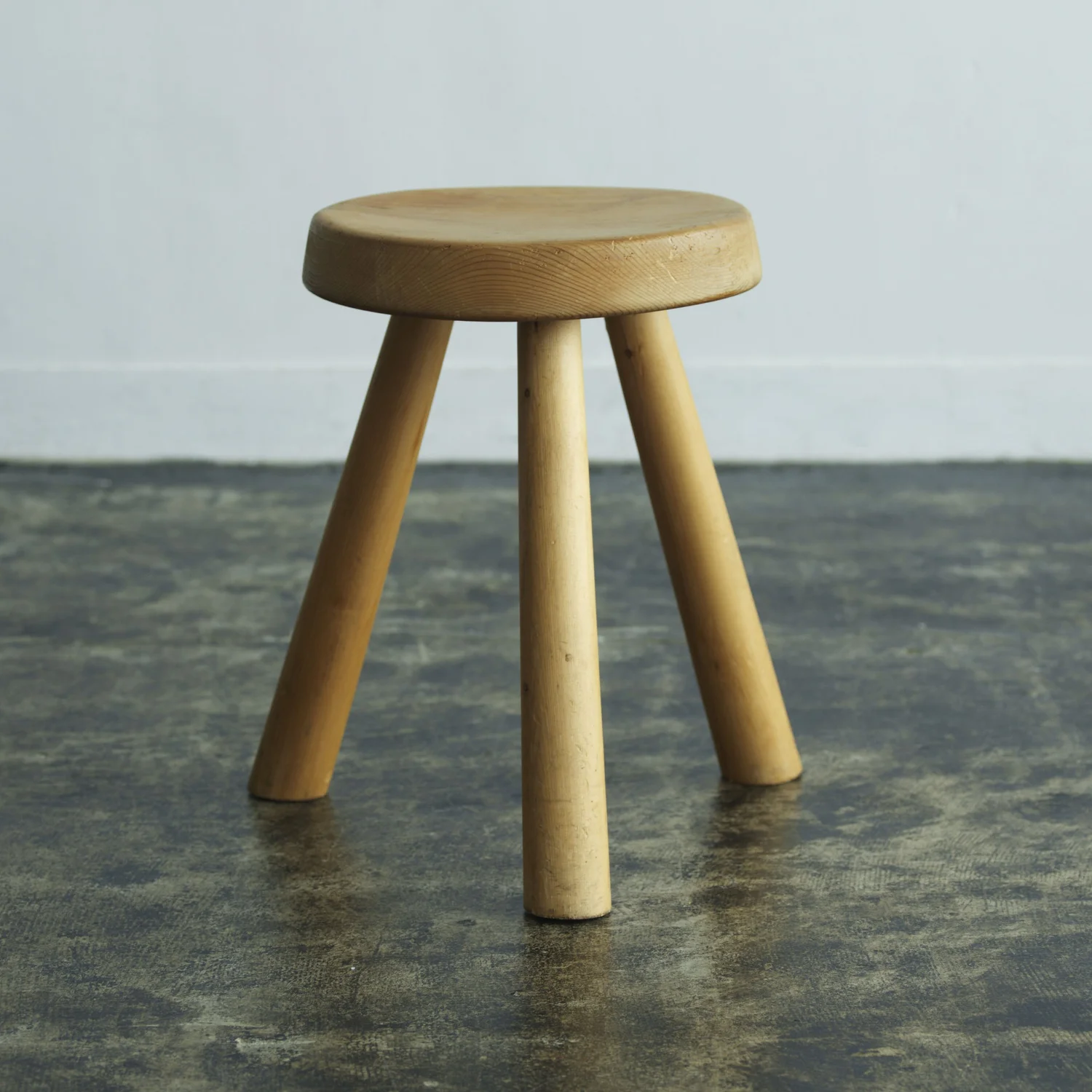 b7 — Atelier Six