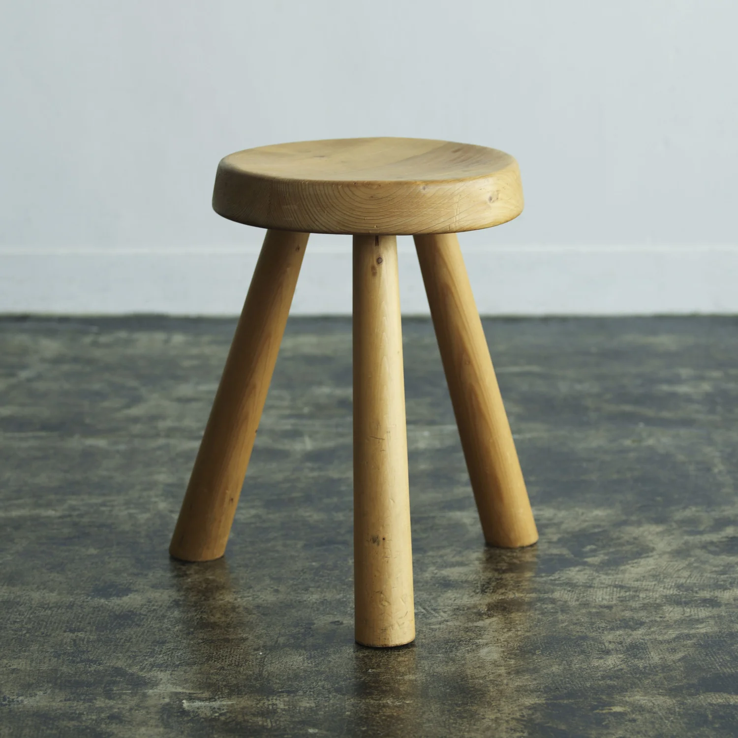 b7 — Atelier Six
