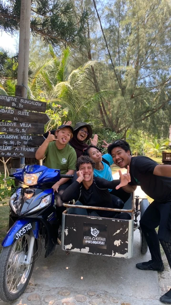 LET'S GET STURTLED: Ali on Pulau Tengah - Alice Leonardi