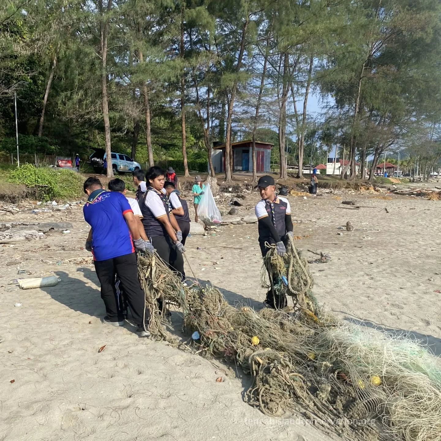 Sustaining Mersing&rsquo;s Coastal Integrity

TIC Team, in collaboration with Pengakap Laut Politeknik Mersing @polimersing , recently conducted a beach cleanup at Pantai Air Papan, Mersing.

As a popular public destination, maintaining this coastlin