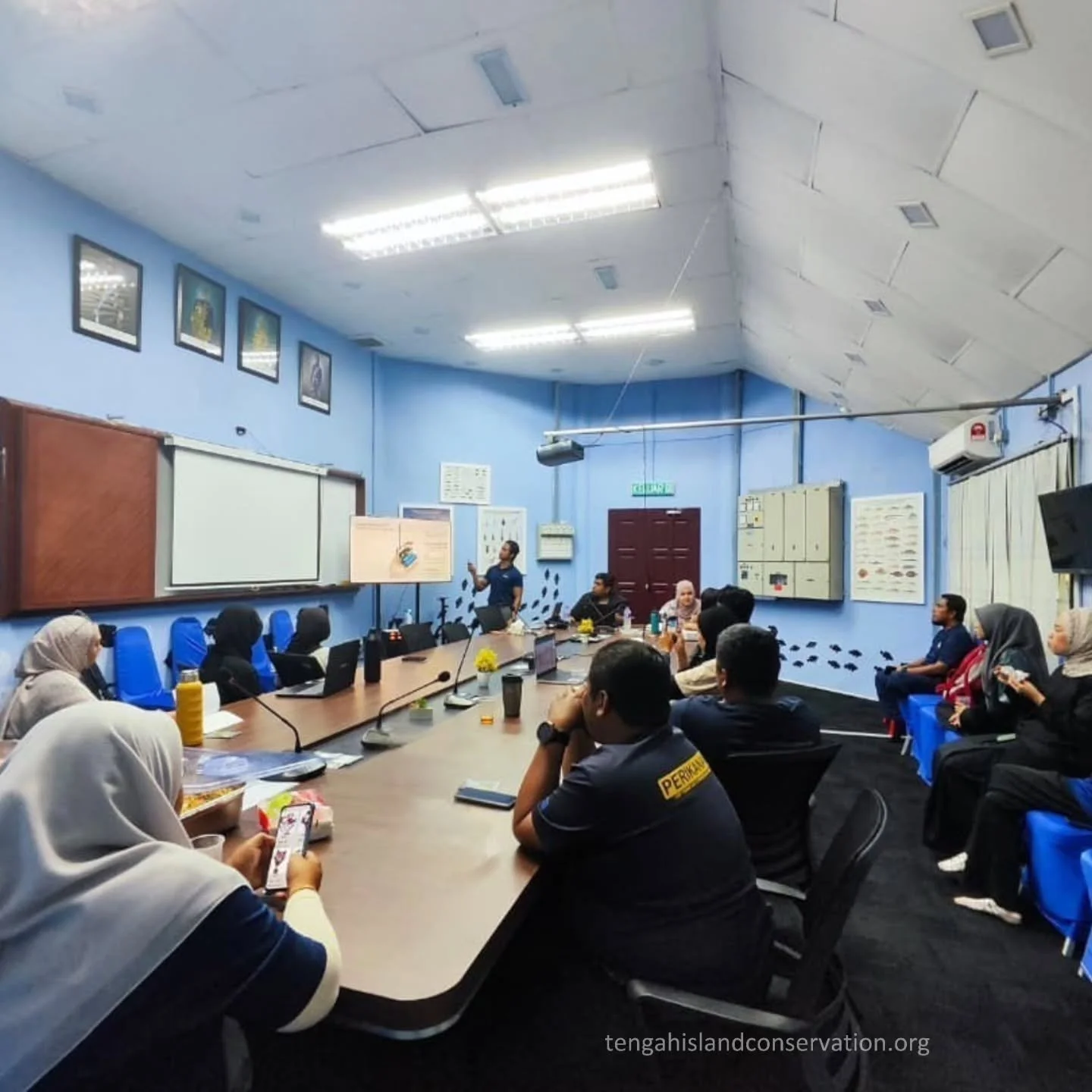 Advancing turtle database for Johor.

Projek Penyelidikan Penyu Karah Berasaskan Genetik dan Penjejakan Satelit &mdash;specialized workshop focused on Hawksbill Sea Turtle genetics and satellite tracking at Pejabat Perikanan Daerah Mersing. @tamanlau
