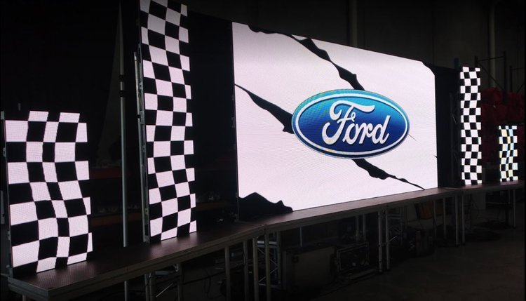 LED Screen 4m x 2m with Vertical strips