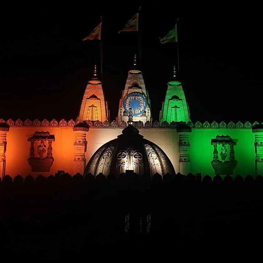 SMOKESCREEN's Outdoor LED Floods were recently put to creative use at the Shree Swaminarayan Hindu Temple in Boronia. Lighting Designer Atul Vasarni combined EX36 LED fixtures with Star Color 200 to create a magic outcome.

#EX36 #starcolor #outdoorl