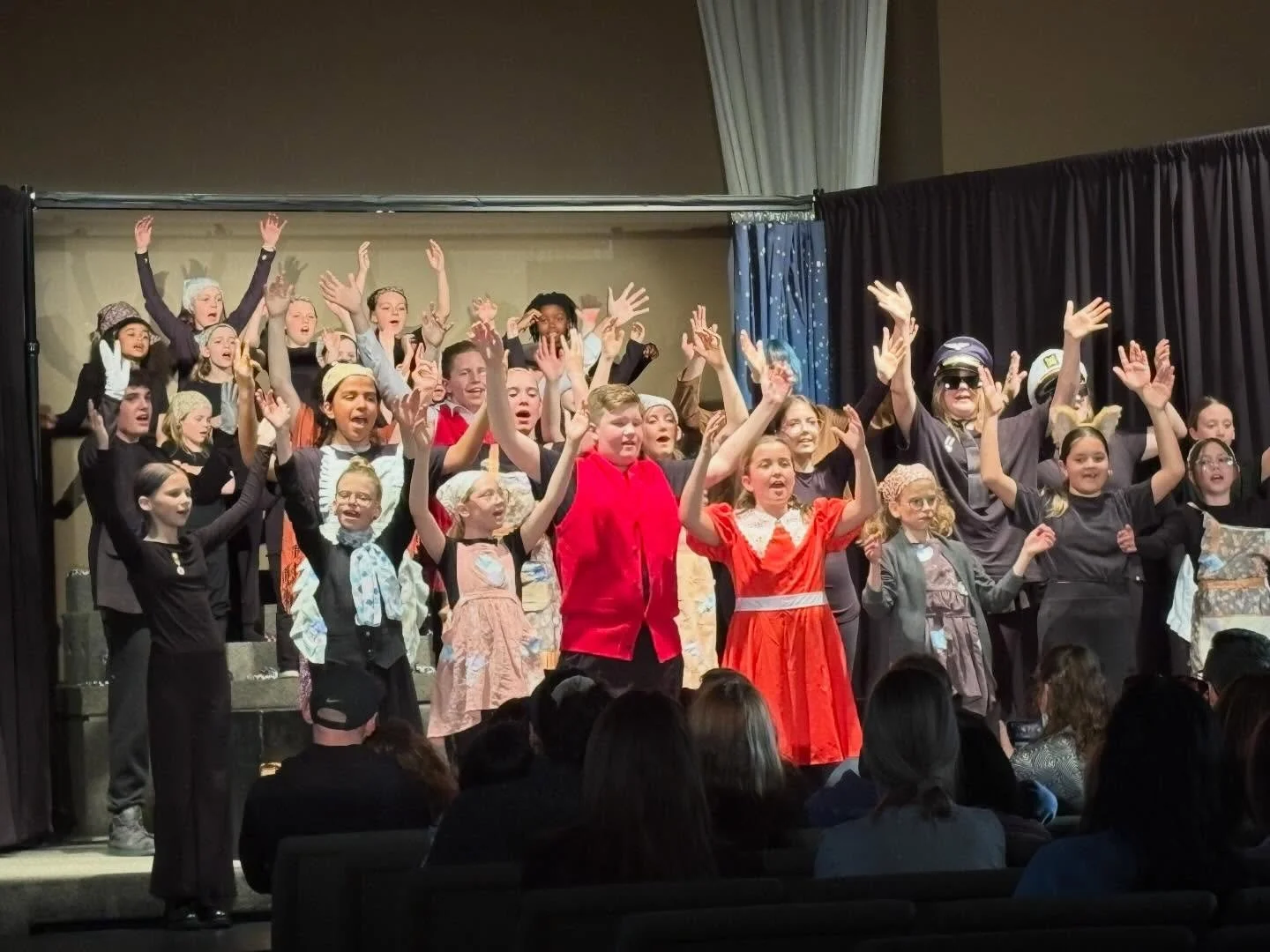 Annie Kids preview night was a smashing success!! 

Thank you to everyone involved for your incredible hard work 🩷
