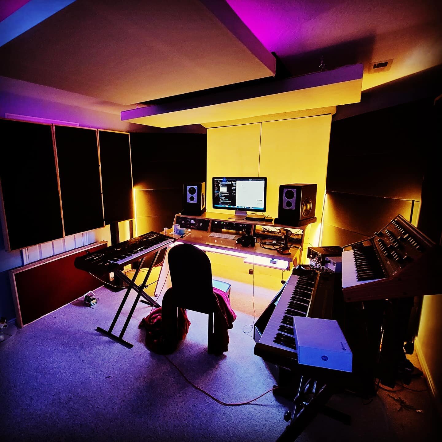 FREE Master. New clients contact us for one totally free no obligations Master. We will show you what Grammy level mastering can do for your songs!

#diystudio #diyproducer #producergodz #producerlife #producergods #musicstudio #masteringengineer #be