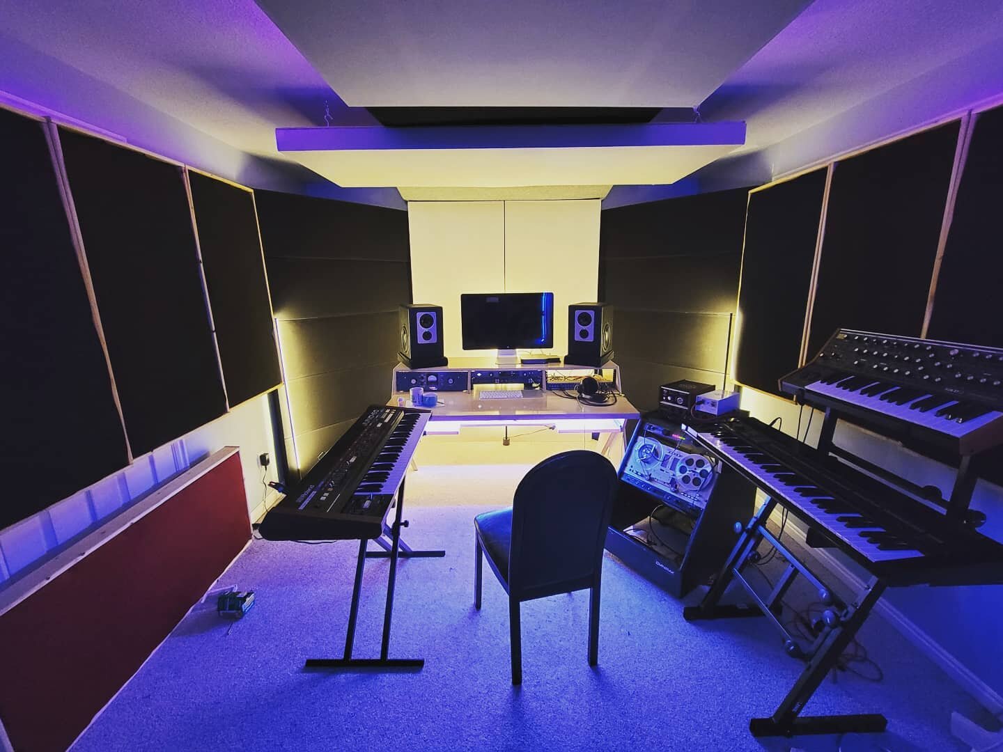 New mastering studio. Come get one fresh master on the house. 

#producerlife #producergodz #beats #beatsforsale #sampling #samplingbeats #producer #producergods #music #musicproducers #musicproducer #makingbeats #newmusic #hiphop #drums #utahmusic #
