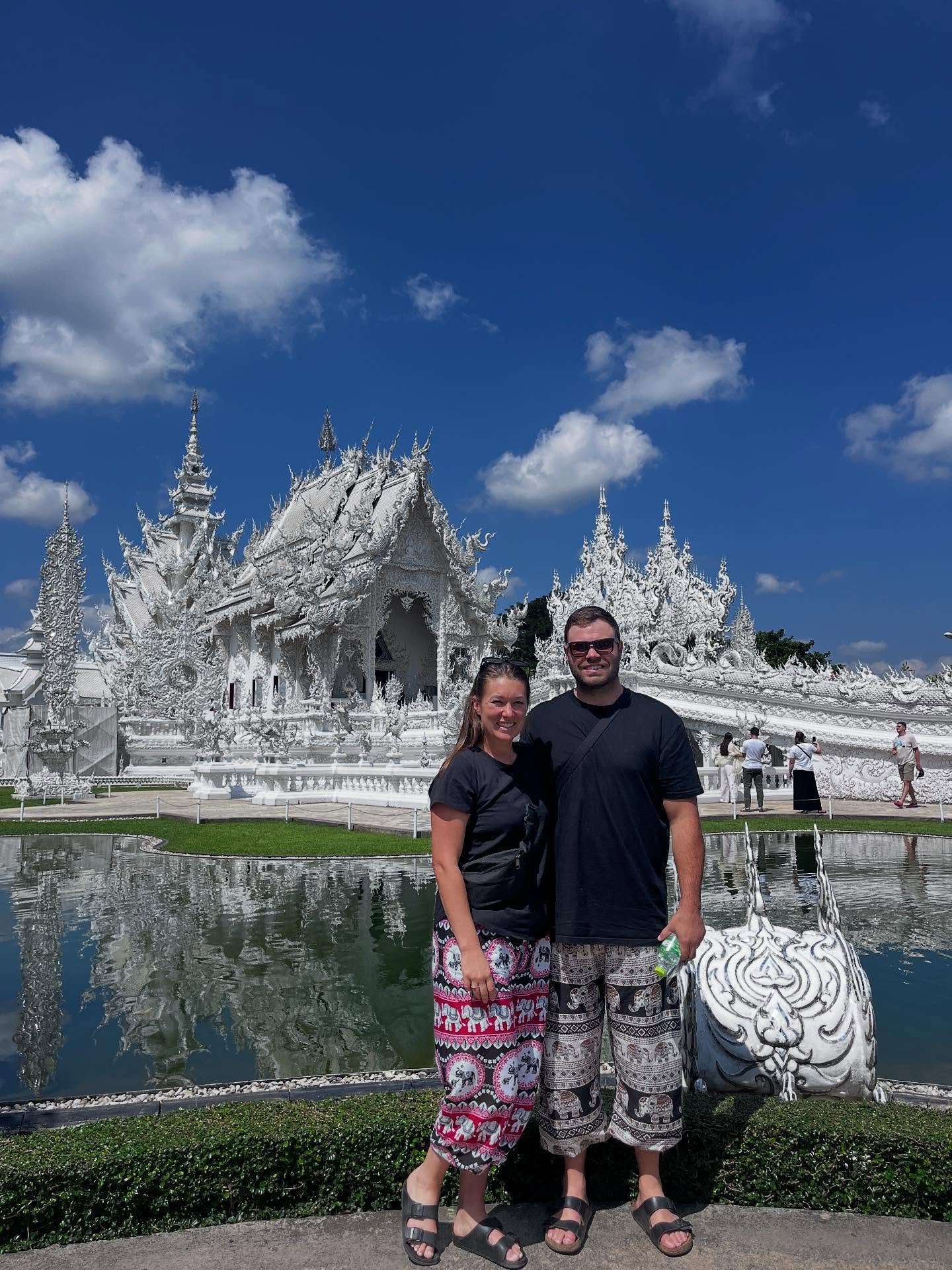 A lill late but Town 2 of the Thailand Trip🤍

Chiang Rai, you were something else!

➡️The White Temple left us speechless, every tiny detail shining under that crazy bright sun. 
➡️The Blue Temple felt straight out of a fantasy book, all dragons and