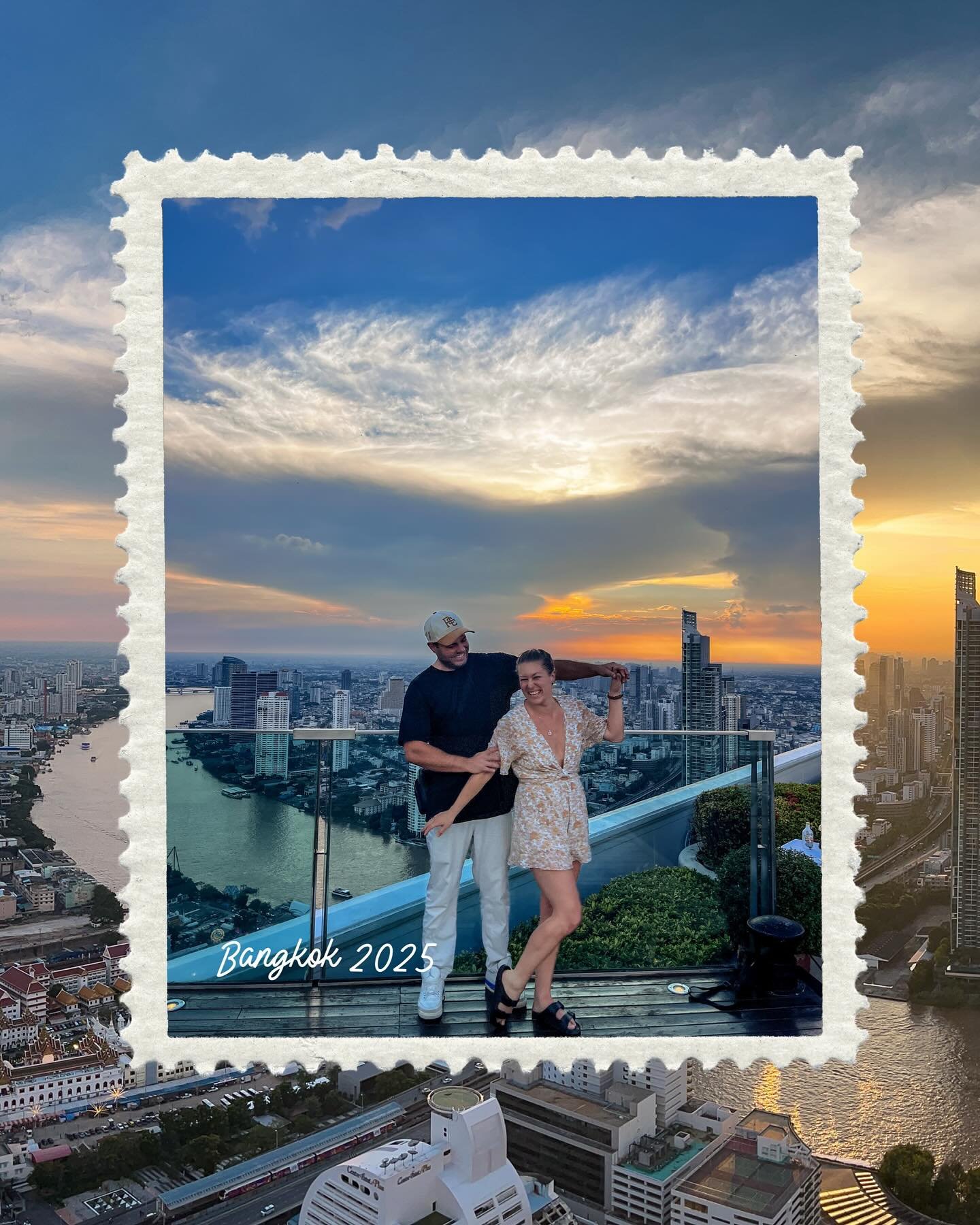 Three days in Bangkok felt like a week in the best way: loud, colorful, chaotic, and completely unforgettable.
Thank you, Bangkok, what a cool 3 days 🇹🇭

- Tuk tuk tour across town
- Long-tail boat cruise on the Chao Phraya River
- Spent way too mu