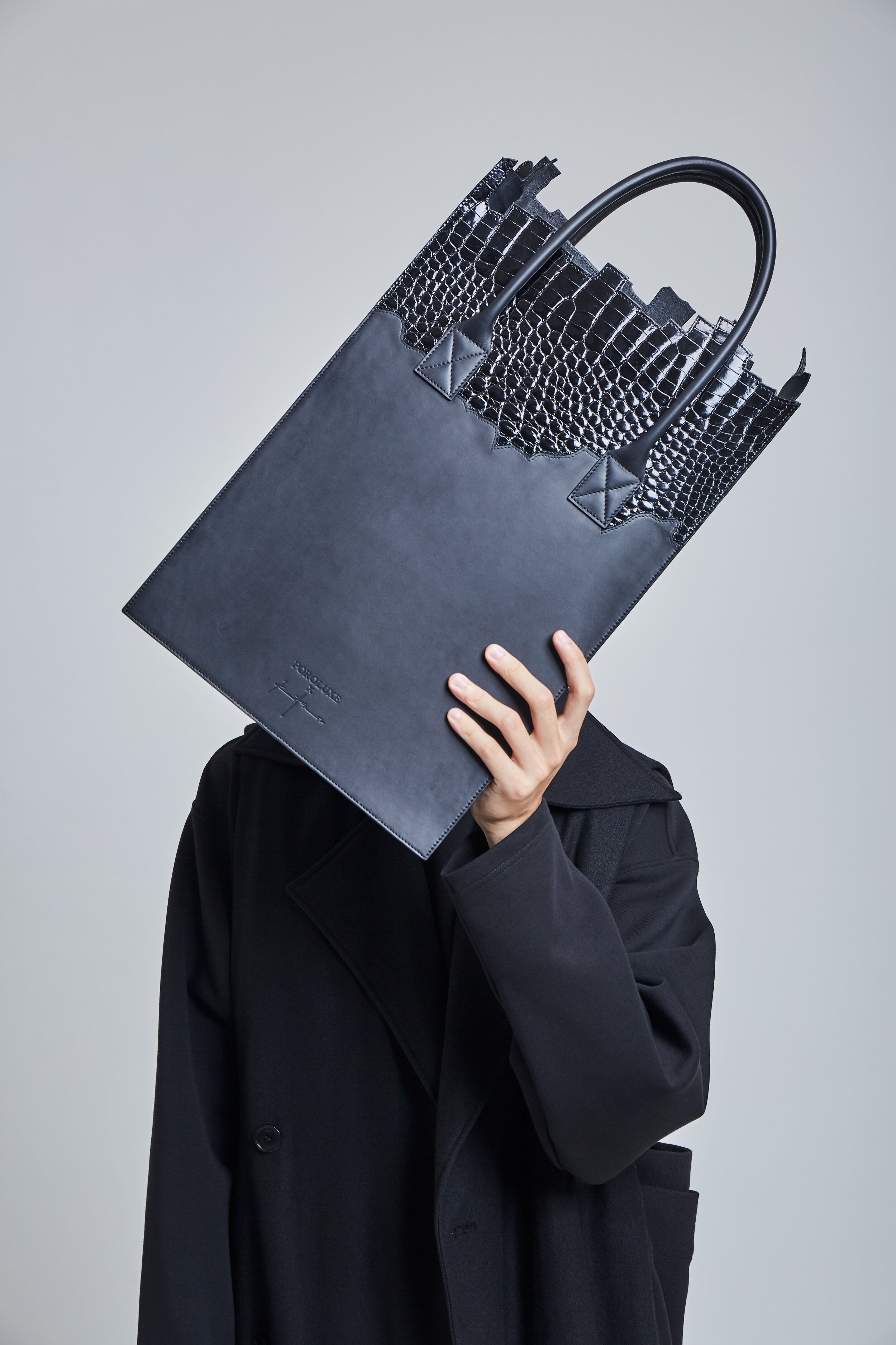 POROLUXE X KITWOO BLACK TOTE