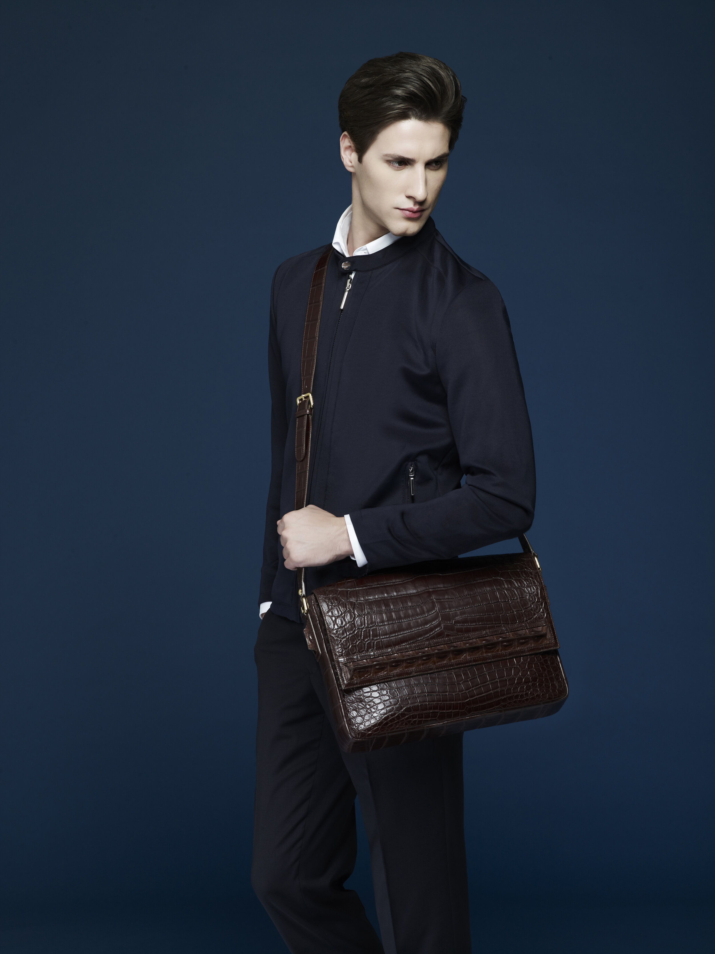 0134 HORNBACK MESSENGER BAG