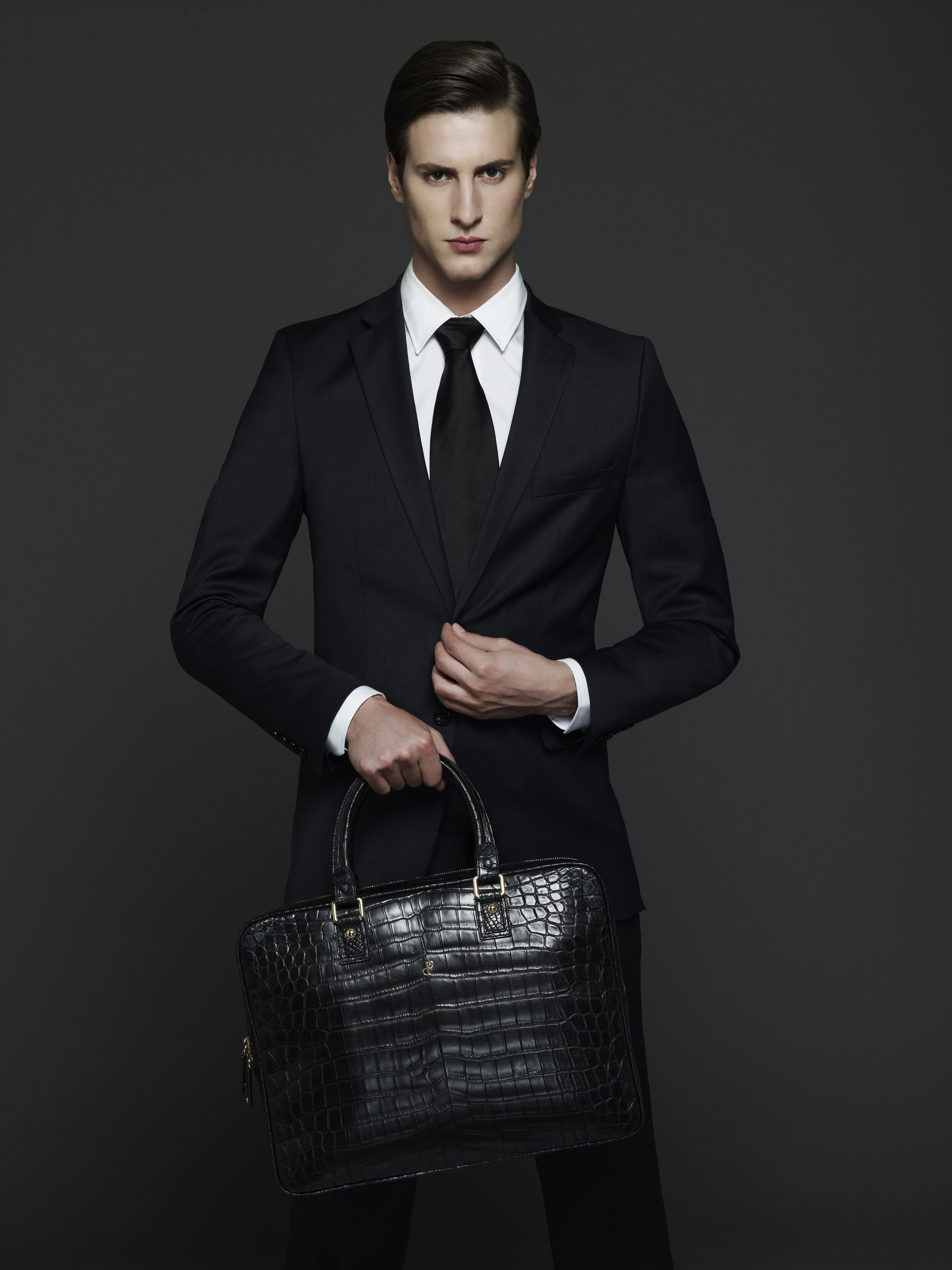 096 BLACK PLAIN BRIEFCASE