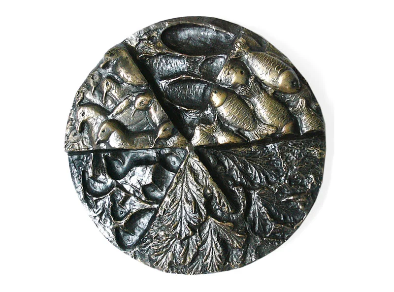 2001, Absence-Presence, cast bronze 150mm diameter. Artis gallery, Auckland.