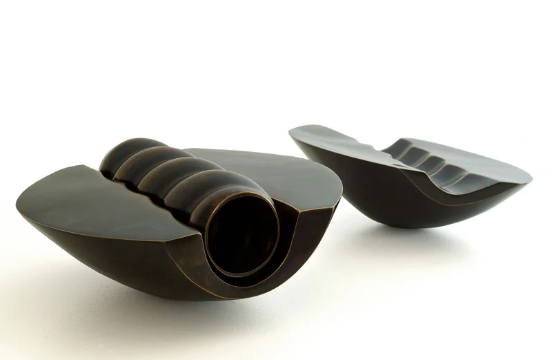 2009,Tortoise, Cast bronze, 3 pieces of variable configuration, up to 140 x 210 x 220mm, Parameter show, nkb gallery, Auckland, detail.
