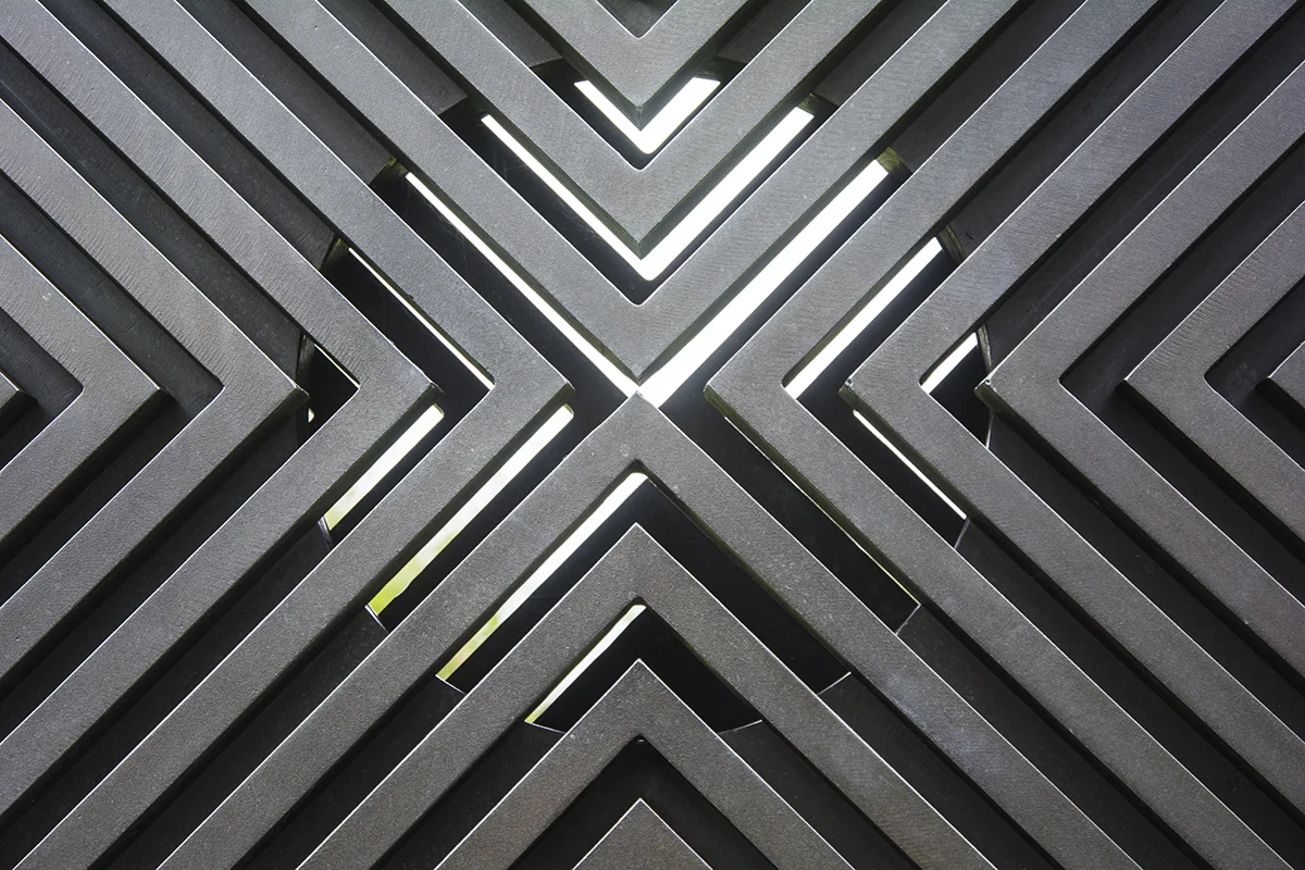 2015-6, Seek, Sand cast bronze, 1000 x 1000 x 130mm, Botanic Gardens show Permanent Collection of the Botanic Gardens, Auckland detail.