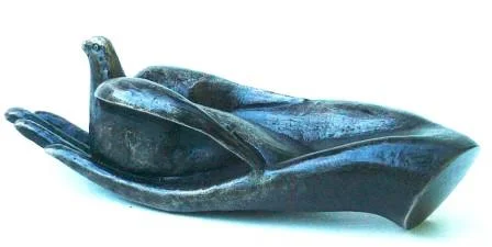 2009/10, Fragile offering/Peace, cast bronze, 45 x 135 x 50mm. Artis gallery, Auckland.