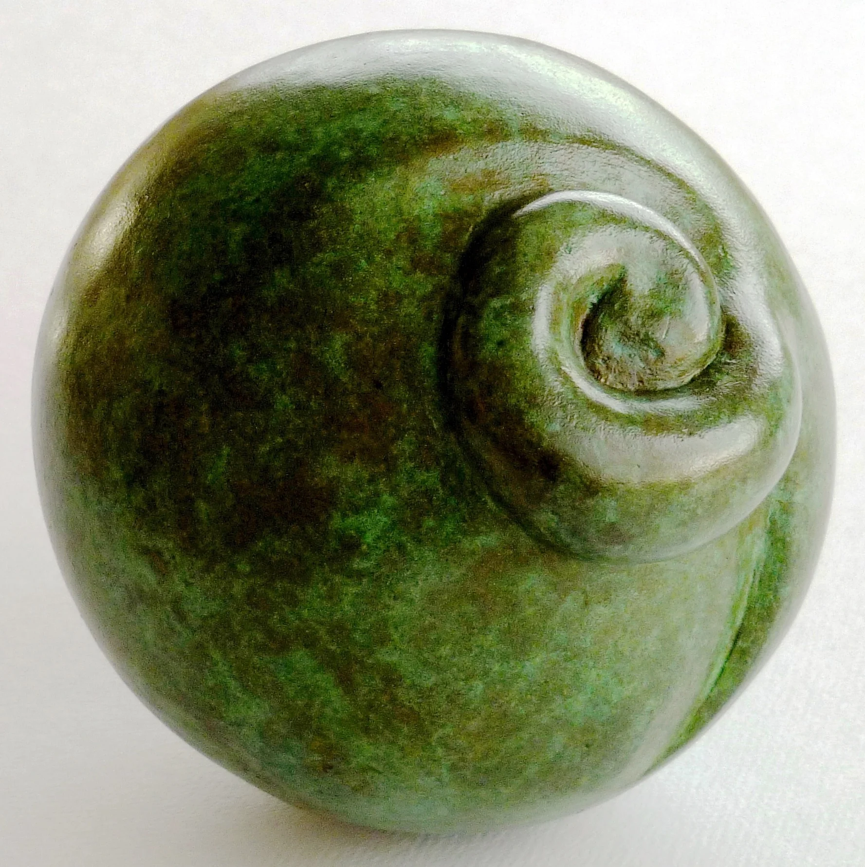 2013, Beginner, Sprout exhibition, cast bronze 90 x 100 x 90mm. Artis gallery, Auckland.