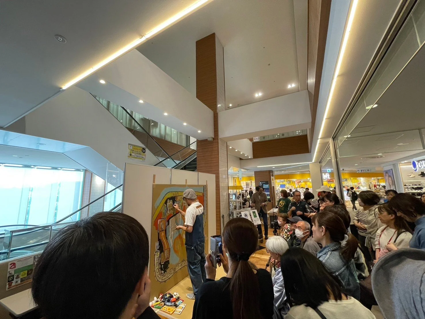 LINE_ALBUM_20241029仙台長町ロフト_261030_3.jpg