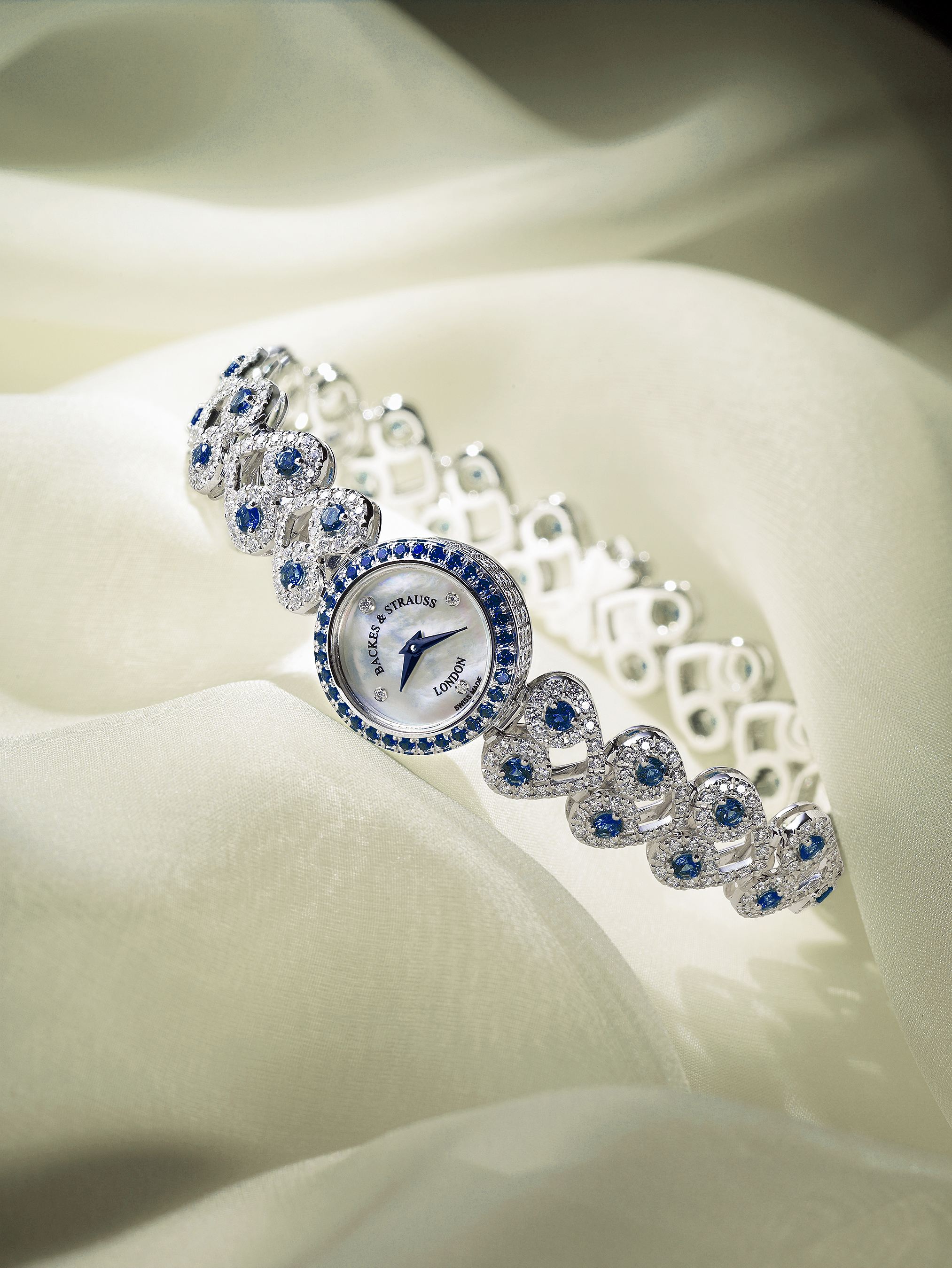 Lady Victoria Blue Velvet luxury diamond watch side-shot