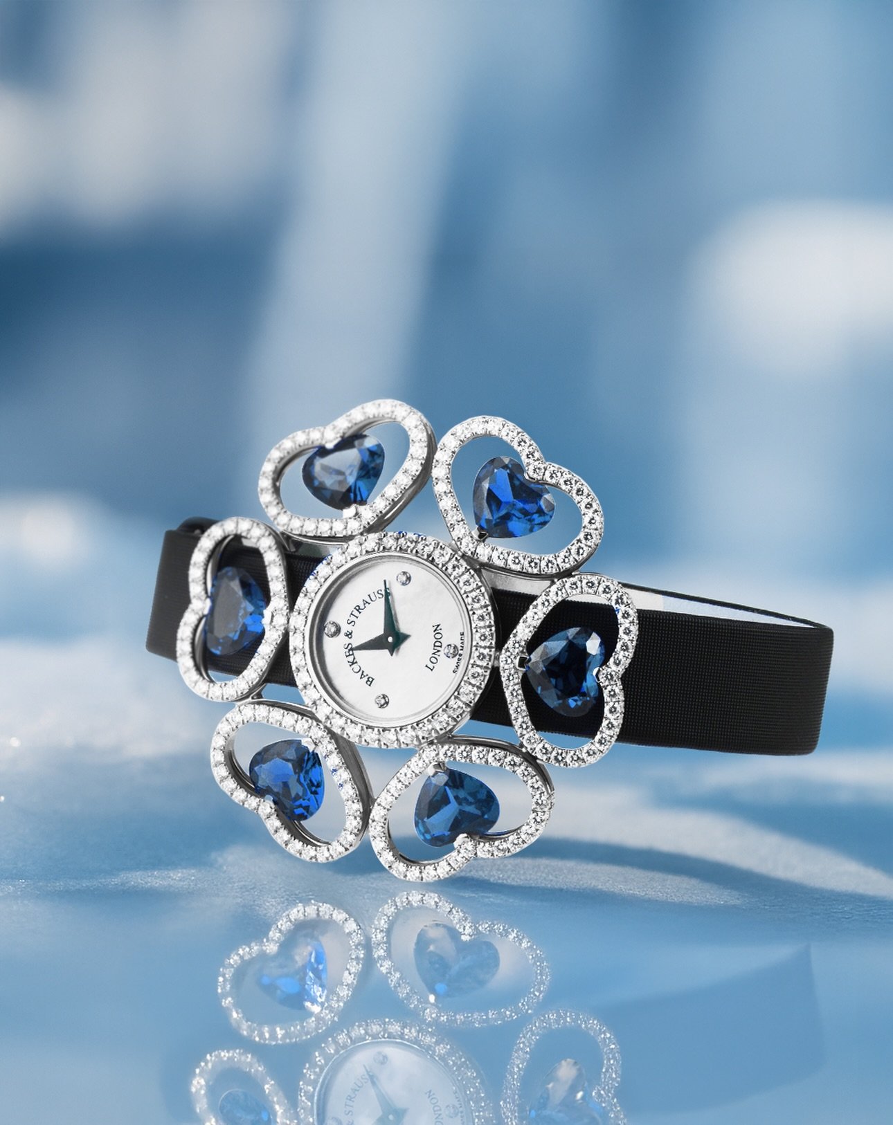 The Countess Victoria, a refined touch of festive spirit, just in time for Christmas.