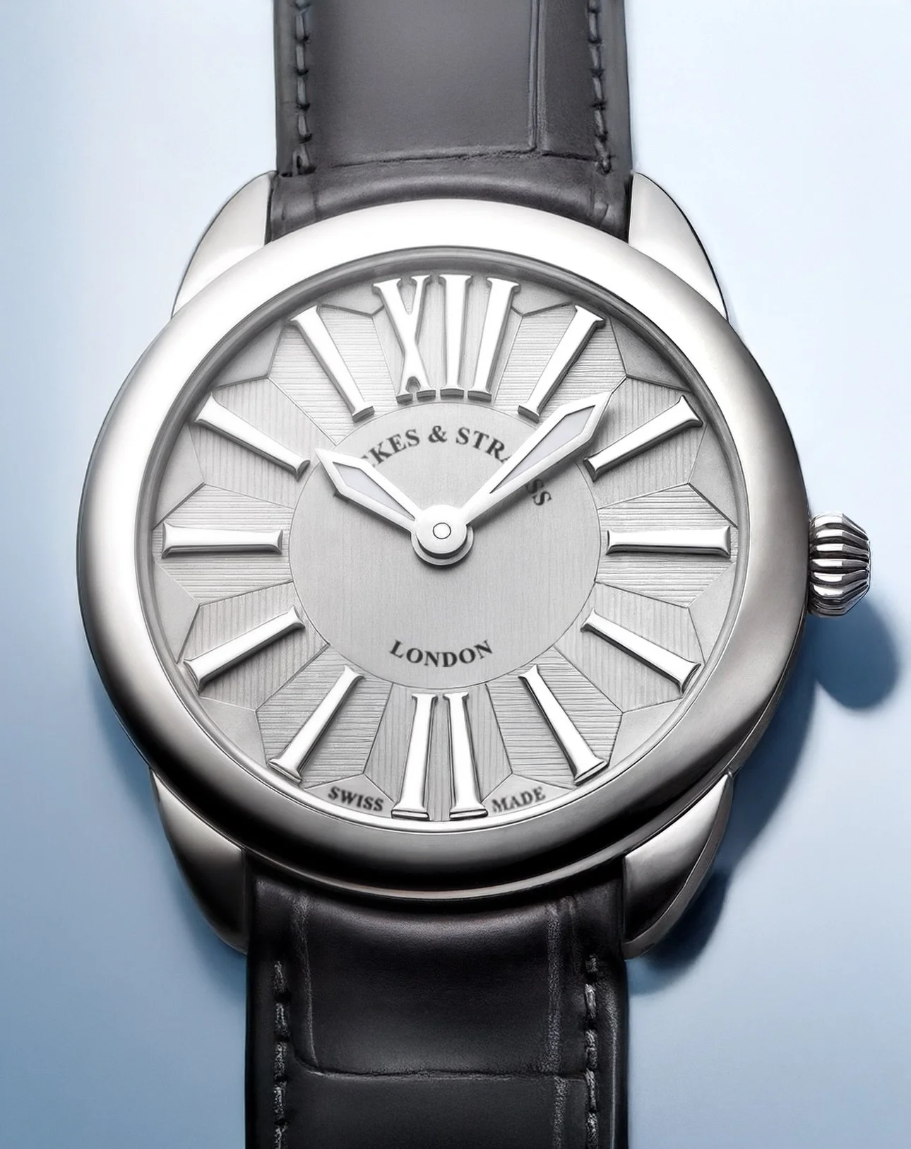 The Piccadilly Mayfair 40 with a classic white dial and white indexes. A perfect companion for every festive moment... and every moment after!