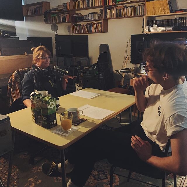 More studio time - we have Skoffin/Post Dreifing&rsquo;s @curryinahurryy_ talking to funding expert @signyleifs for a new podcast we&rsquo;re producing for Iceland&rsquo;s knowledge-hungry music community 🤸🏻&zwj;♀️can&rsquo;t wait until these episo