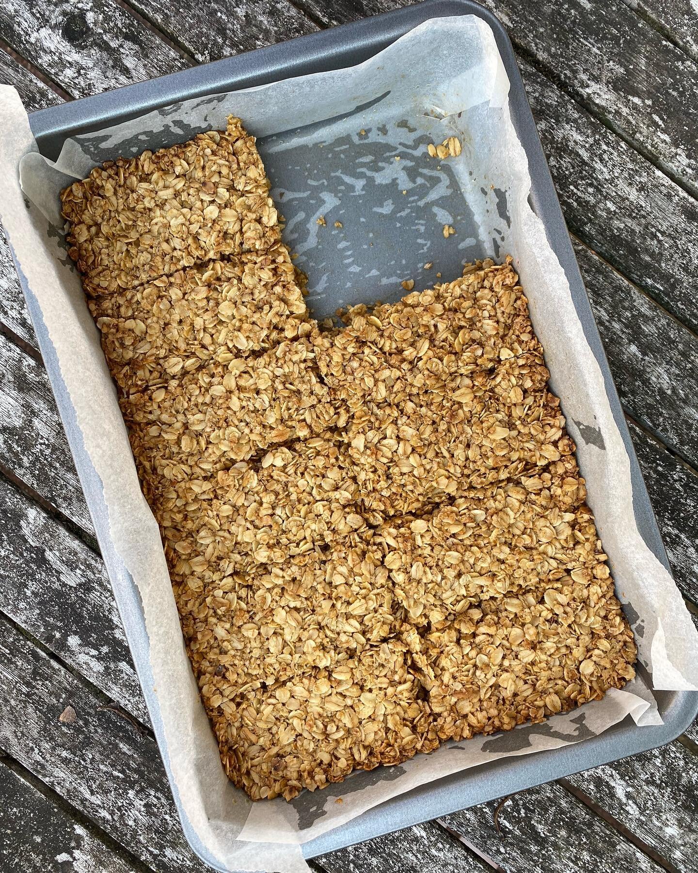 Flapjacks!
Nothing very revolutionary about flapjacks right?! But better for your kids lunchboxes than a packet of crisps or a chocolate bar. Those oats will help keep them fuller for longer whilst they still get their sweet fix!
You can replace some