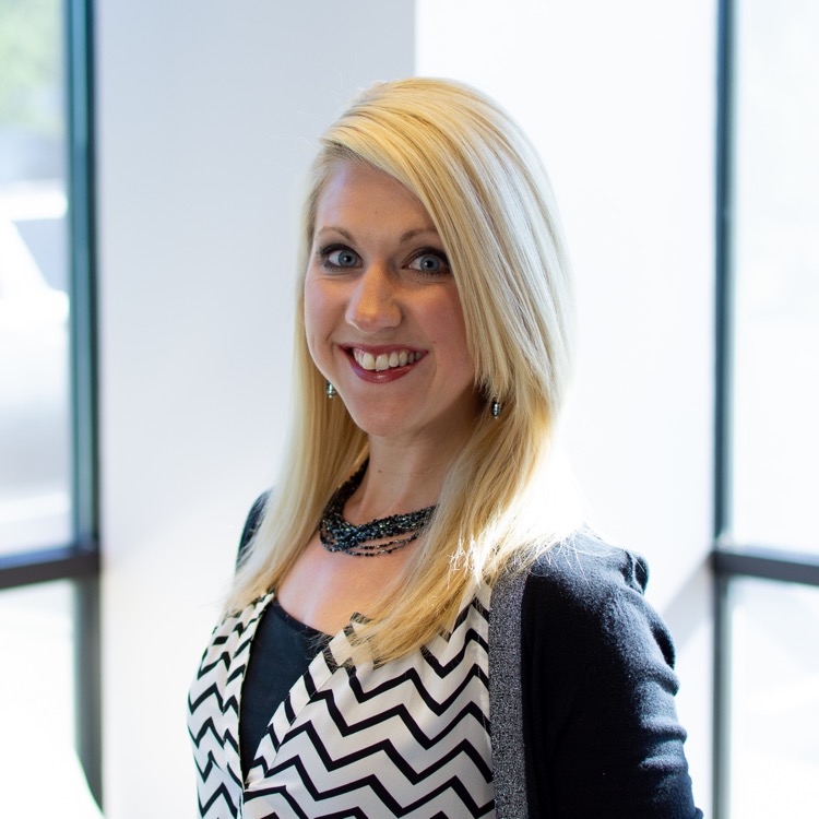 Lindsay Veitz headshot.jpg