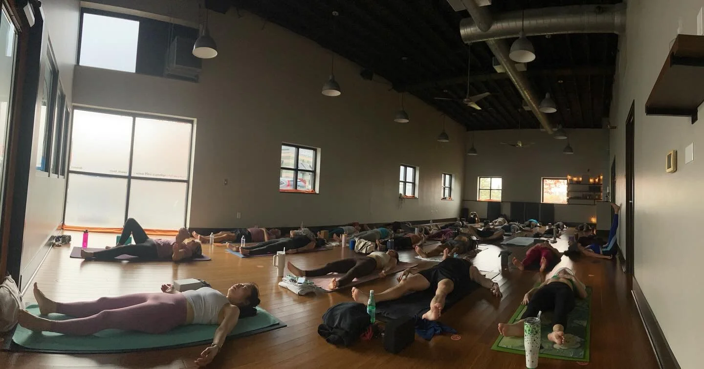 Damn good day for yoga 🧘🏻&zwj;♀️✨🧂

#addsalt #damngooddayforyoga #getsalty #sundaymood #saltpoweryoga