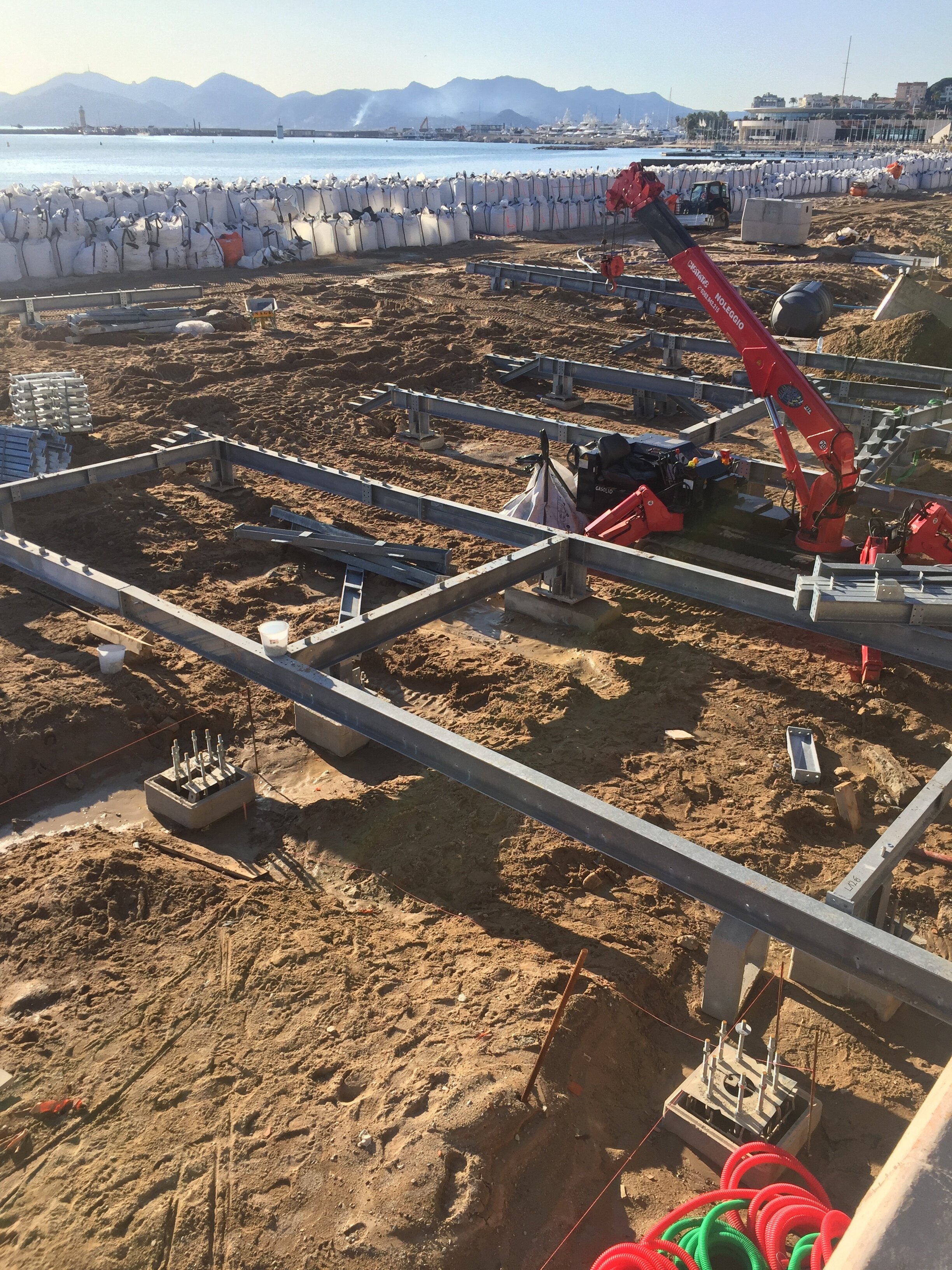 MicroPieux avec SOL PROVENCAL 849 Rue de la Gare - 13770 Venelles Tél : 04 42 54 62 07 Fax : 04 42 54 15 24 Mail : accueil@sol-provencal.fr