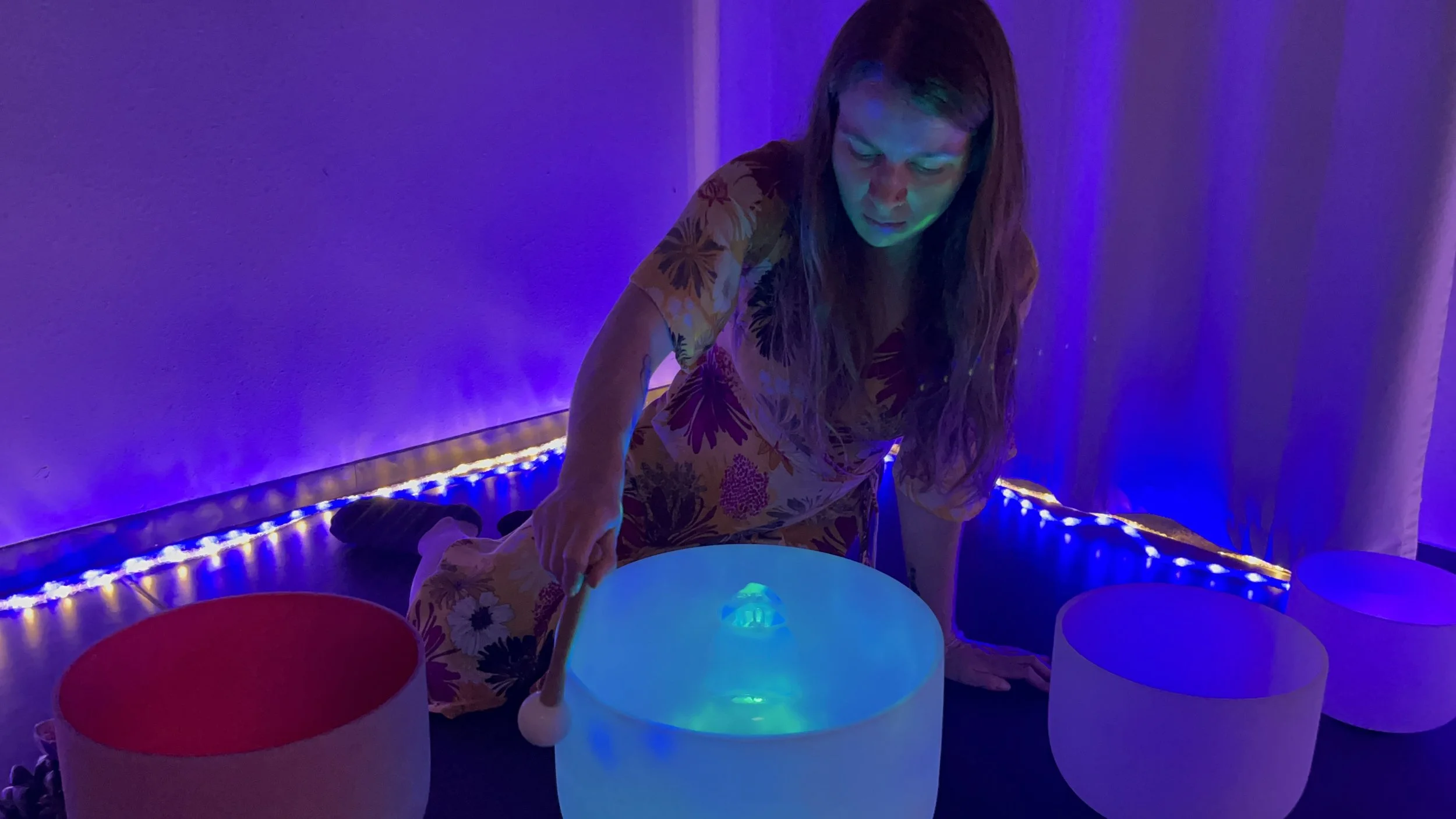 • • • 60 min Crystal Singing Bowl Sound Bath • • •